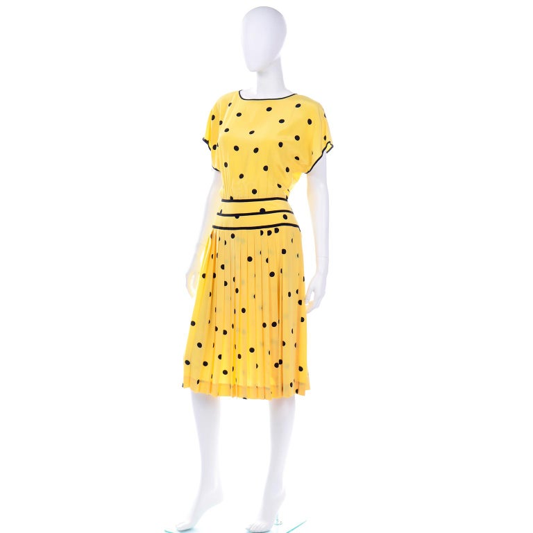 Women's Albert Nipon Boutique Vintage Yellow Silk Dress With Black Polka Dots For Sale