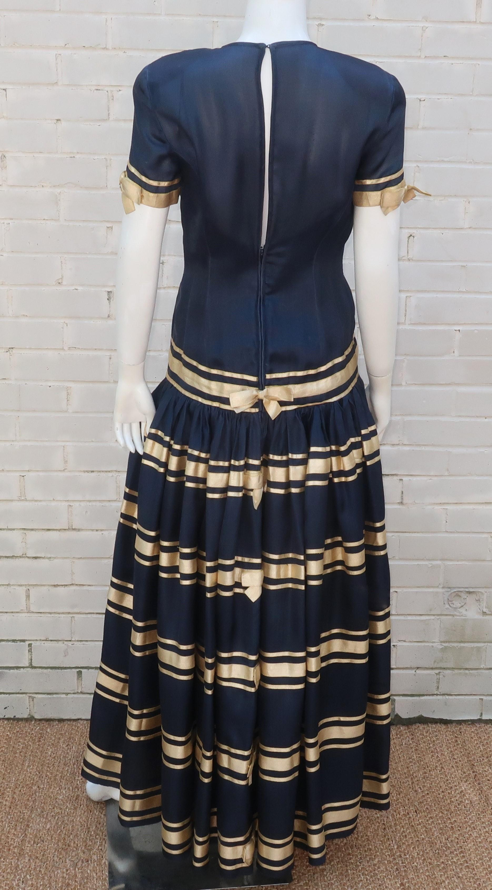 Albert Nipon Navy Blue Silk Organza Evening Dress With Gold Bows, 1980's In Fair Condition For Sale In Atlanta, GA