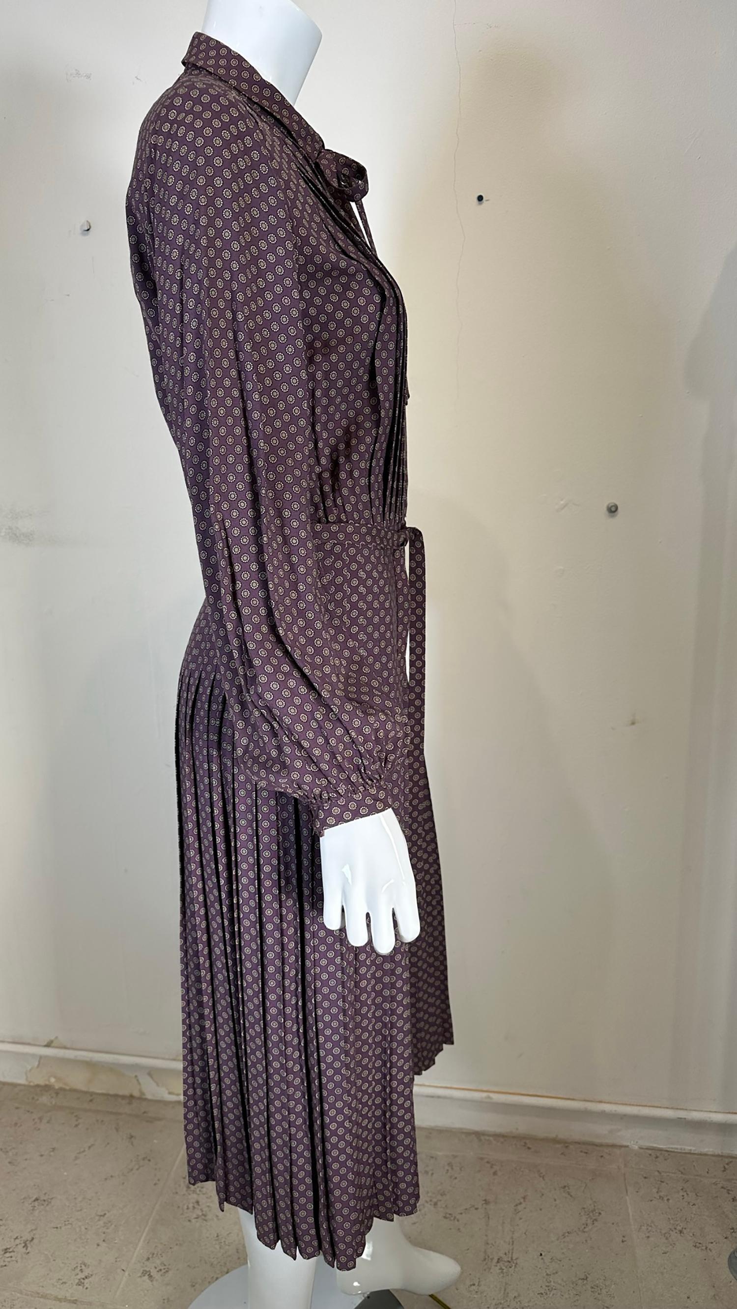 Albert Nipon Plum with Grey Mini Circles Pleated Skirt Shirtwaist Dress 1970s For Sale 2