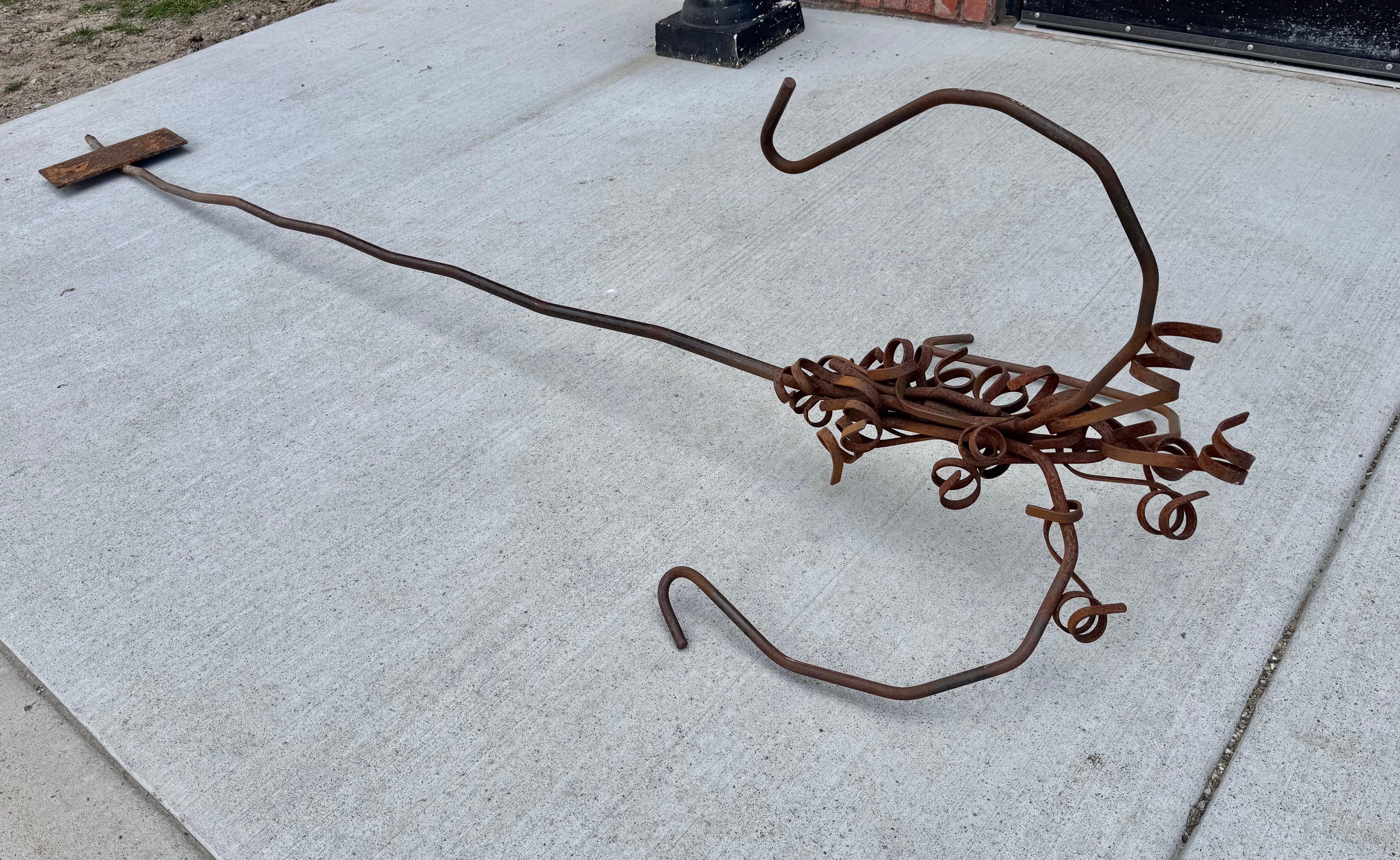 Albert Paley Escultura / Planta colgante Ganchos Shepard, años 80 en venta 2