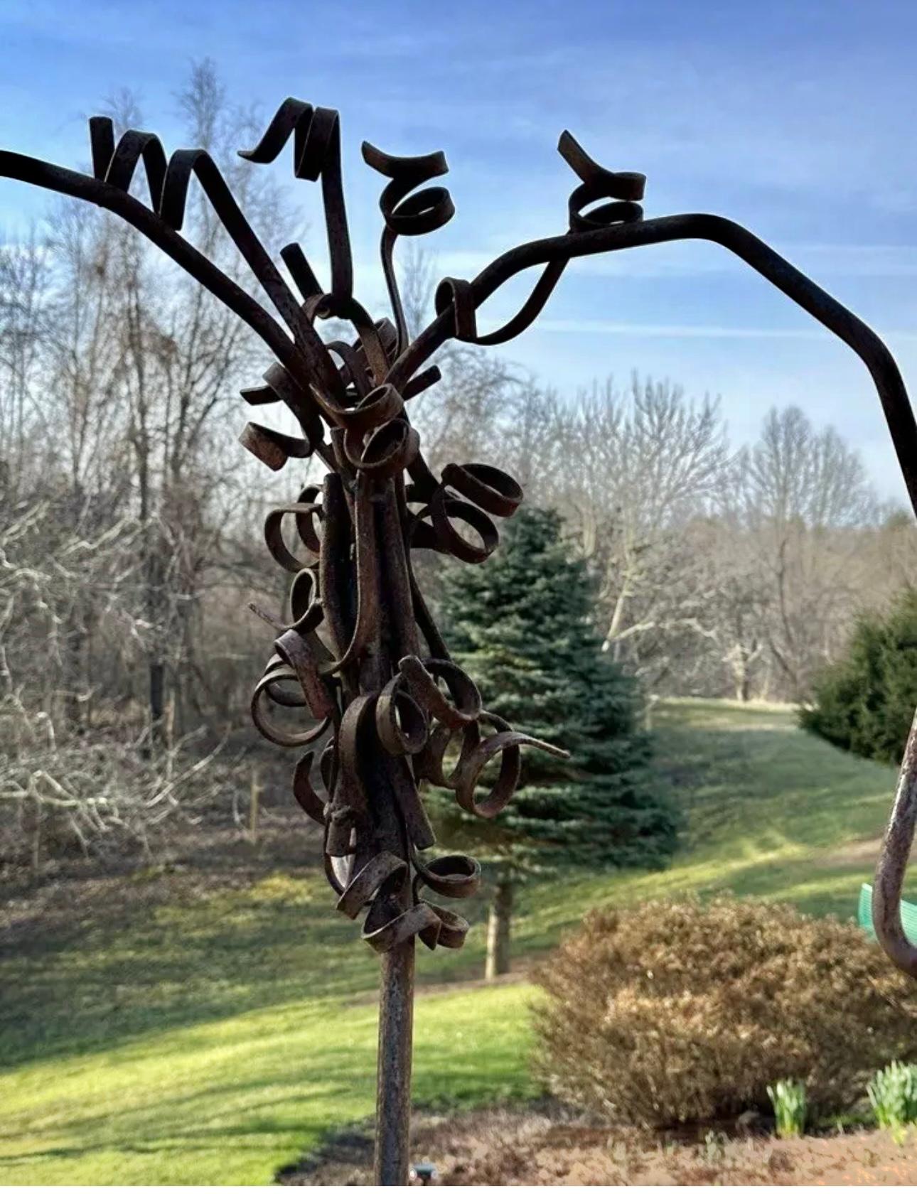Albert Paley Escultura / Planta colgante Ganchos Shepard, años 80 Estadounidense en venta