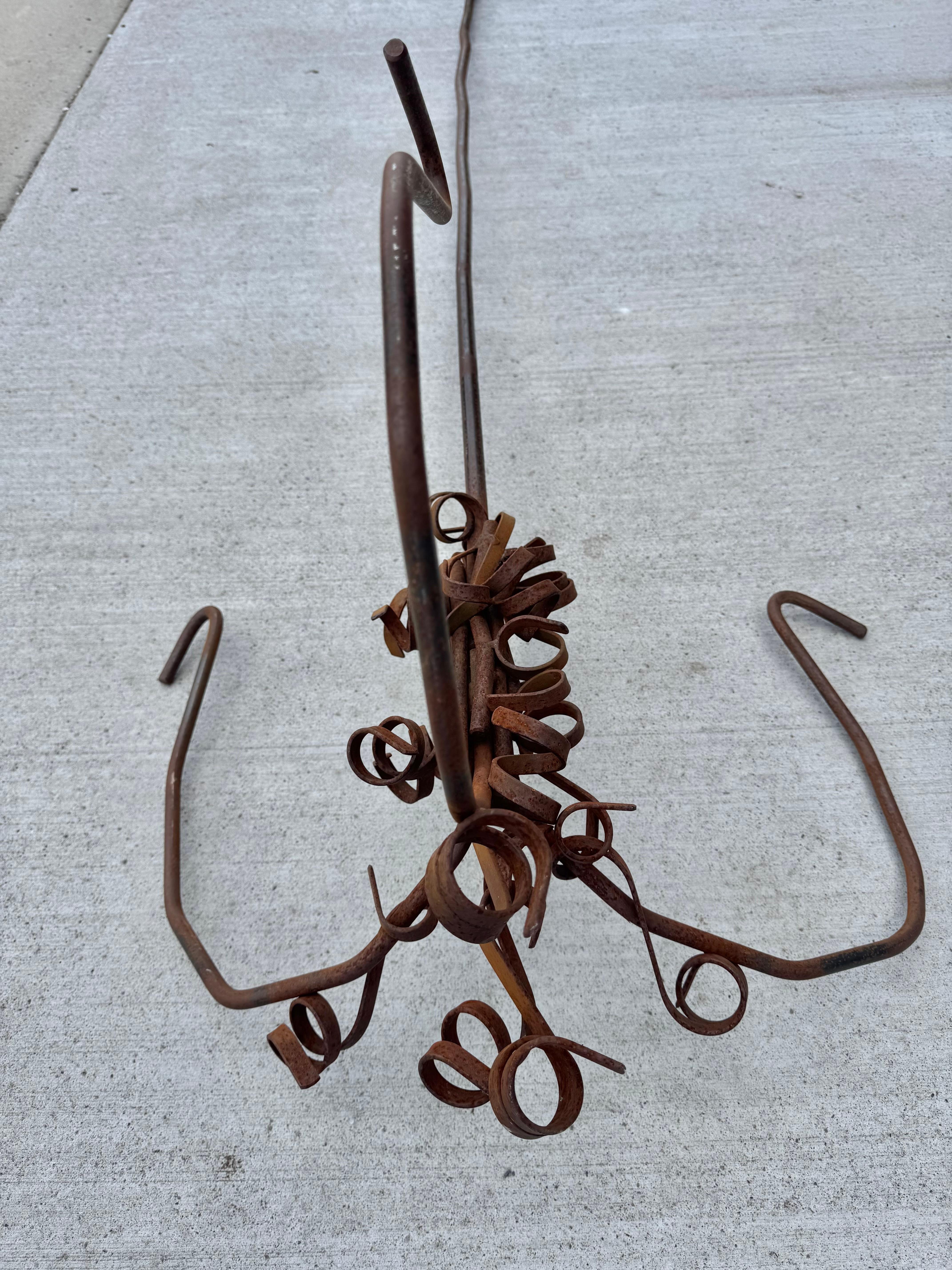 Albert Paley Escultura / Planta colgante Ganchos Shepard, años 80 en venta 1
