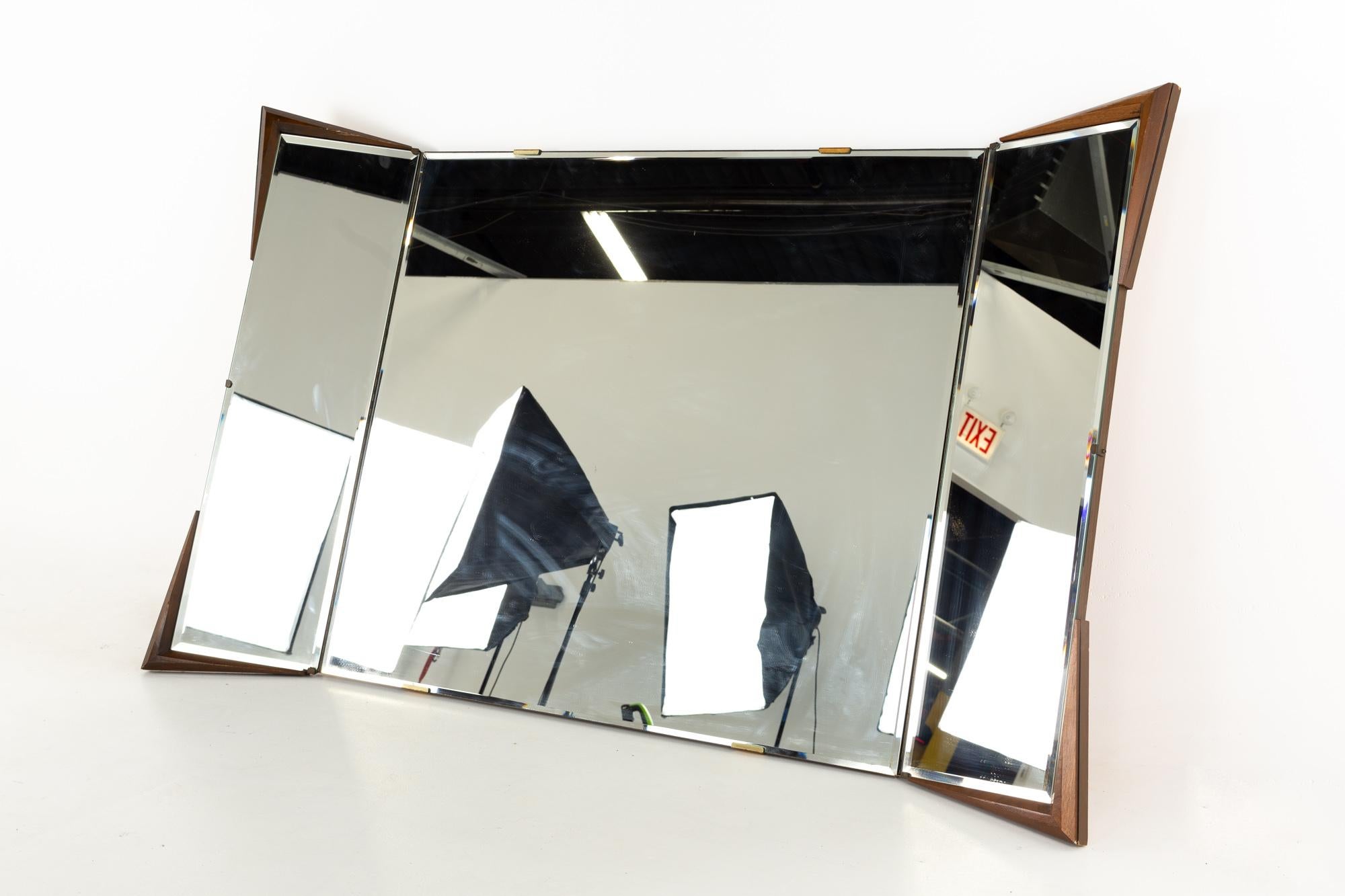 Mid-Century Modern Albert Parvin/American of Martinsville Style MCM Diamond 3 Way Folding Mirror For Sale