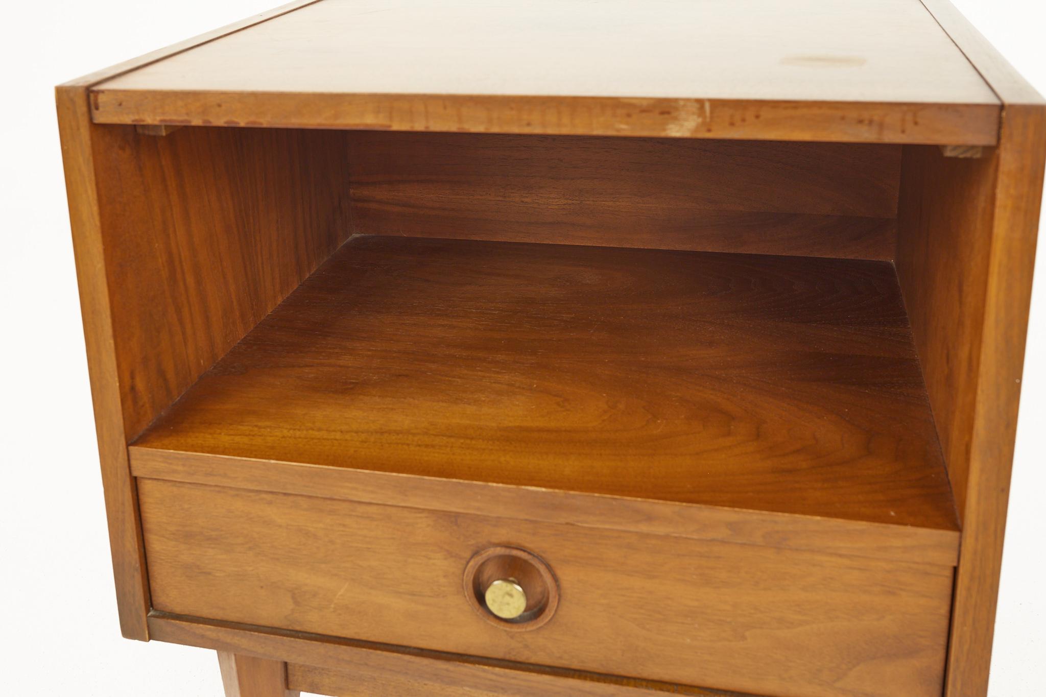 Albert Parvin for American of Martinsville Mid Century Nightstand In Good Condition For Sale In Countryside, IL