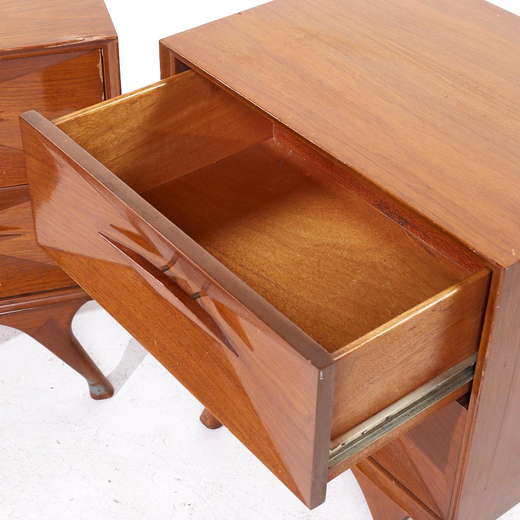Albert Parvin Style Roma Mid Century Sculpted Walnut Nightstands - Pair For Sale 5