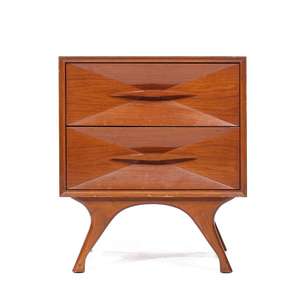 Albert Parvin Style Roma Mid Century Sculpted Walnut Nightstands - Pair In Good Condition For Sale In Countryside, IL