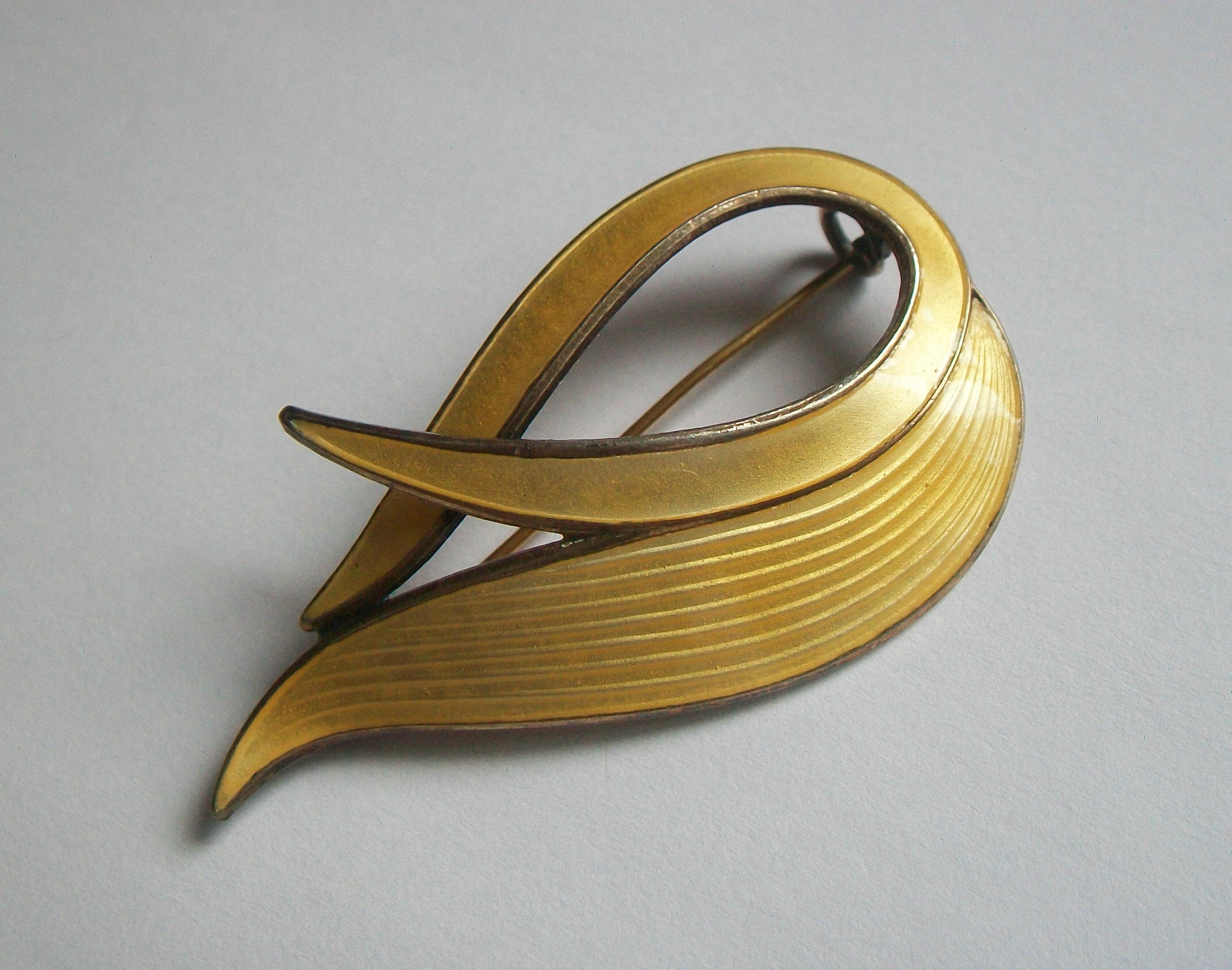 ALBERT SCHARNING - Modernist yellow guilloché enamel and sterling silver pin or brooch - fine quality workmanship and detail - signed A.Sch 925 S on the back - Norway (Oslo) - mid 20th century.

Excellent vintage condition - all original - no loss -