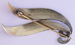 Albert Scharning Norwegische Blattbrosche aus blauem Emaille:: um die 1940er Jahre.