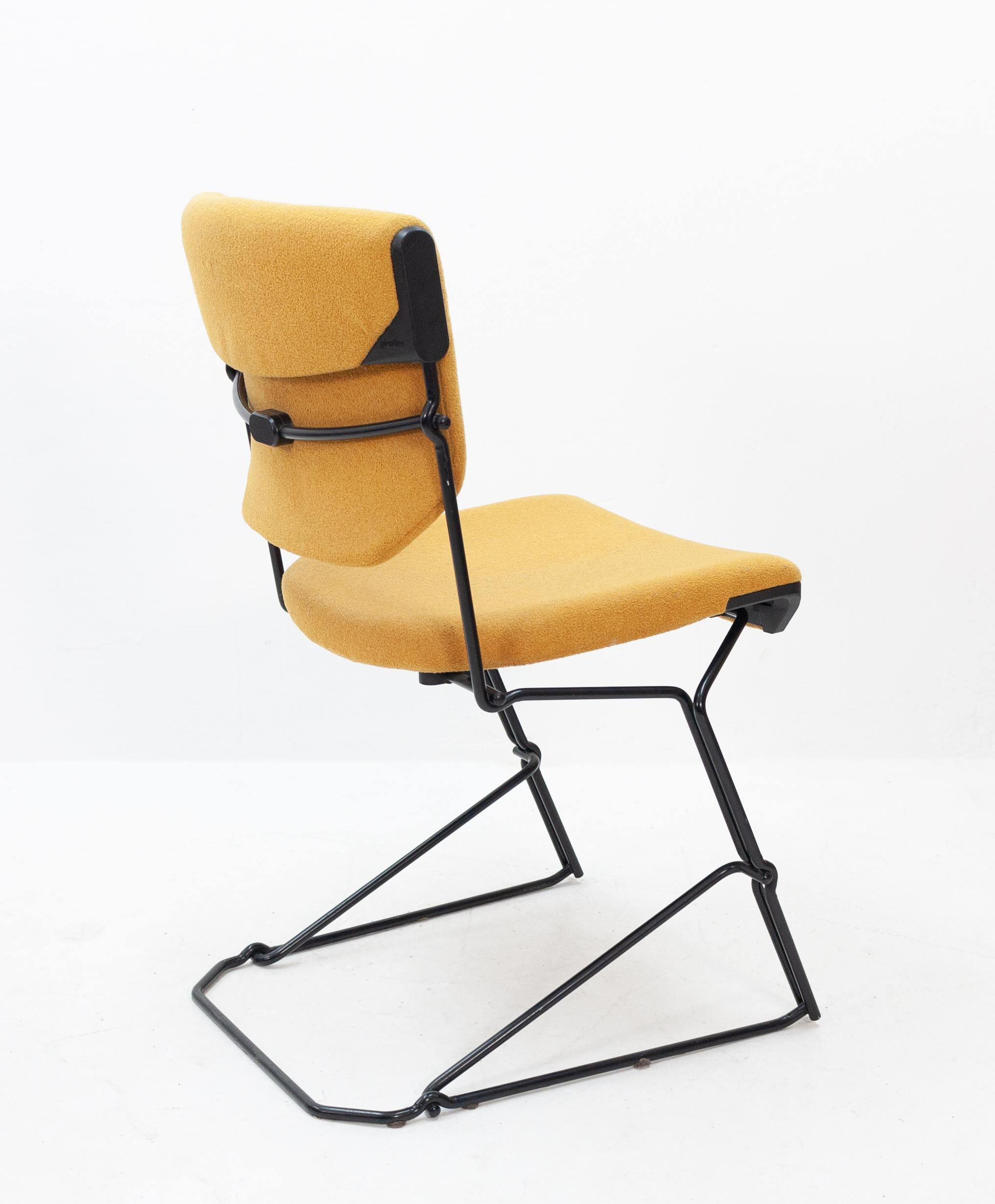 Industrial desk chair. Designed by Albert Stoll for Giroflex, Switzerland. Very well designed
chair.
Bent steel with the original mustard yellow upholstery from the 1970s.