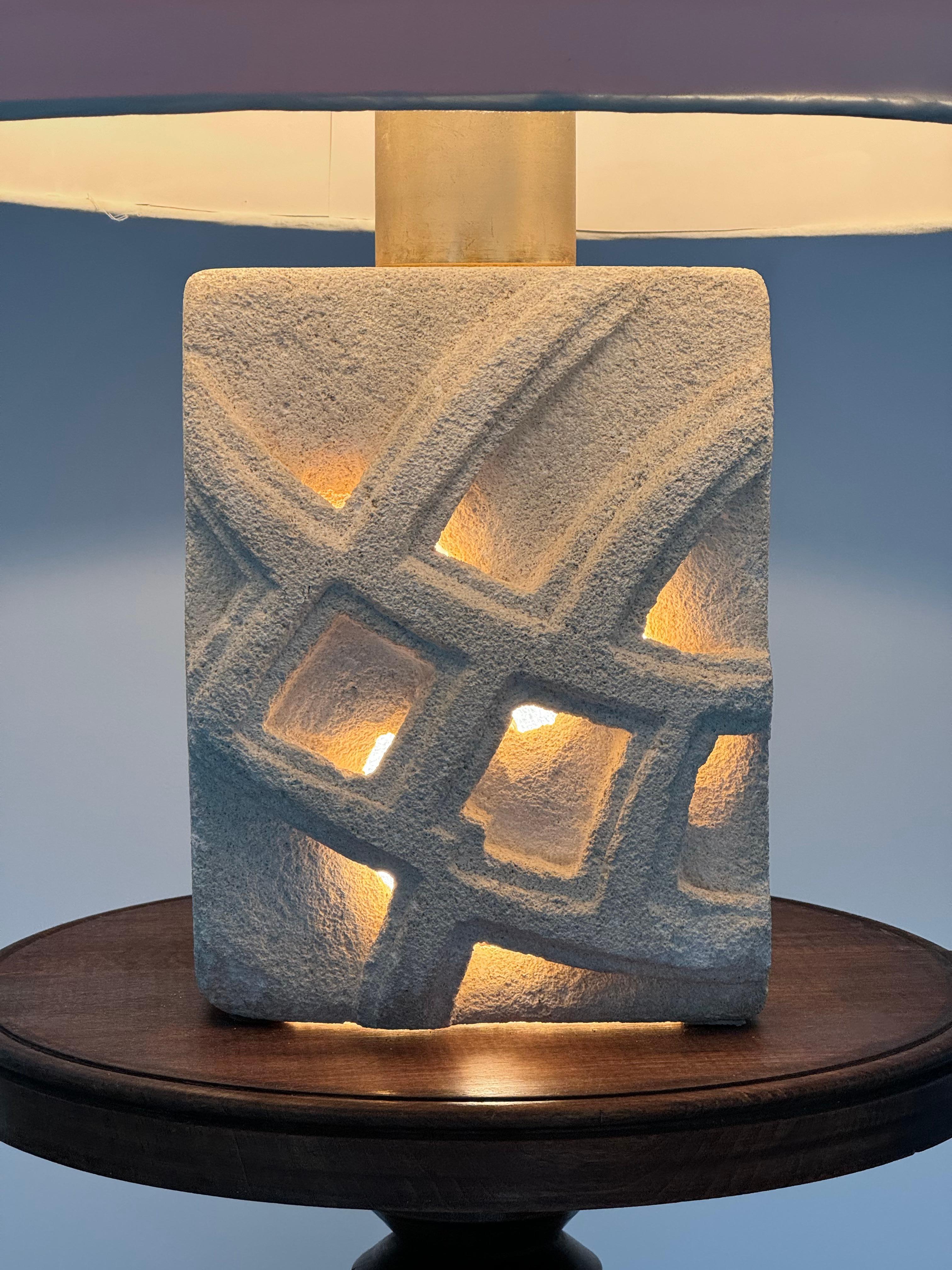 Albert Tormos, French massive stone sculpture lamp with abstract design, 1970s In Good Condition For Sale In leucate, FR