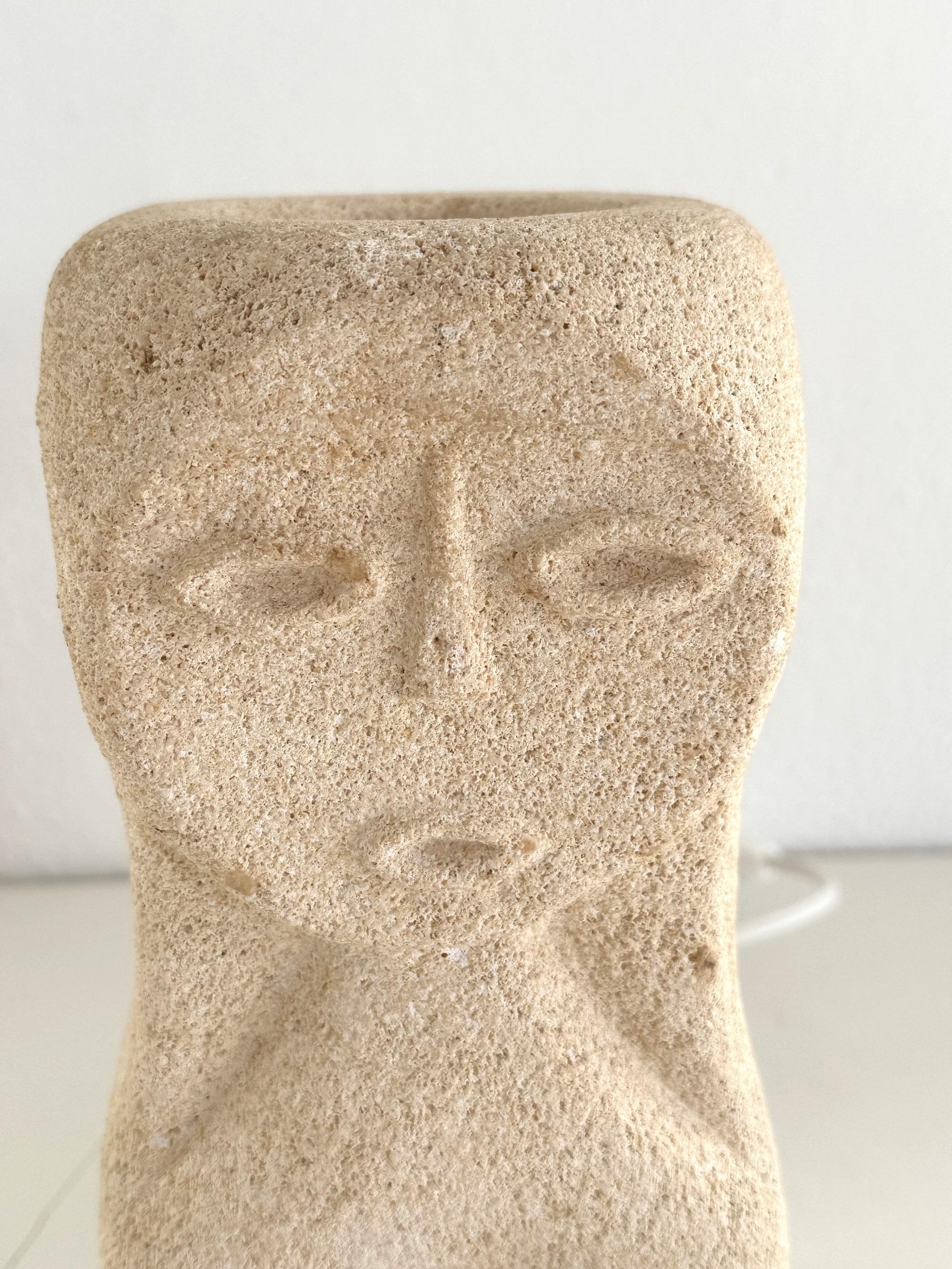 Albert Tormos hand-carved organic Table Lamp in Limestone, 1960 In Good Condition For Sale In Morazzone, Varese