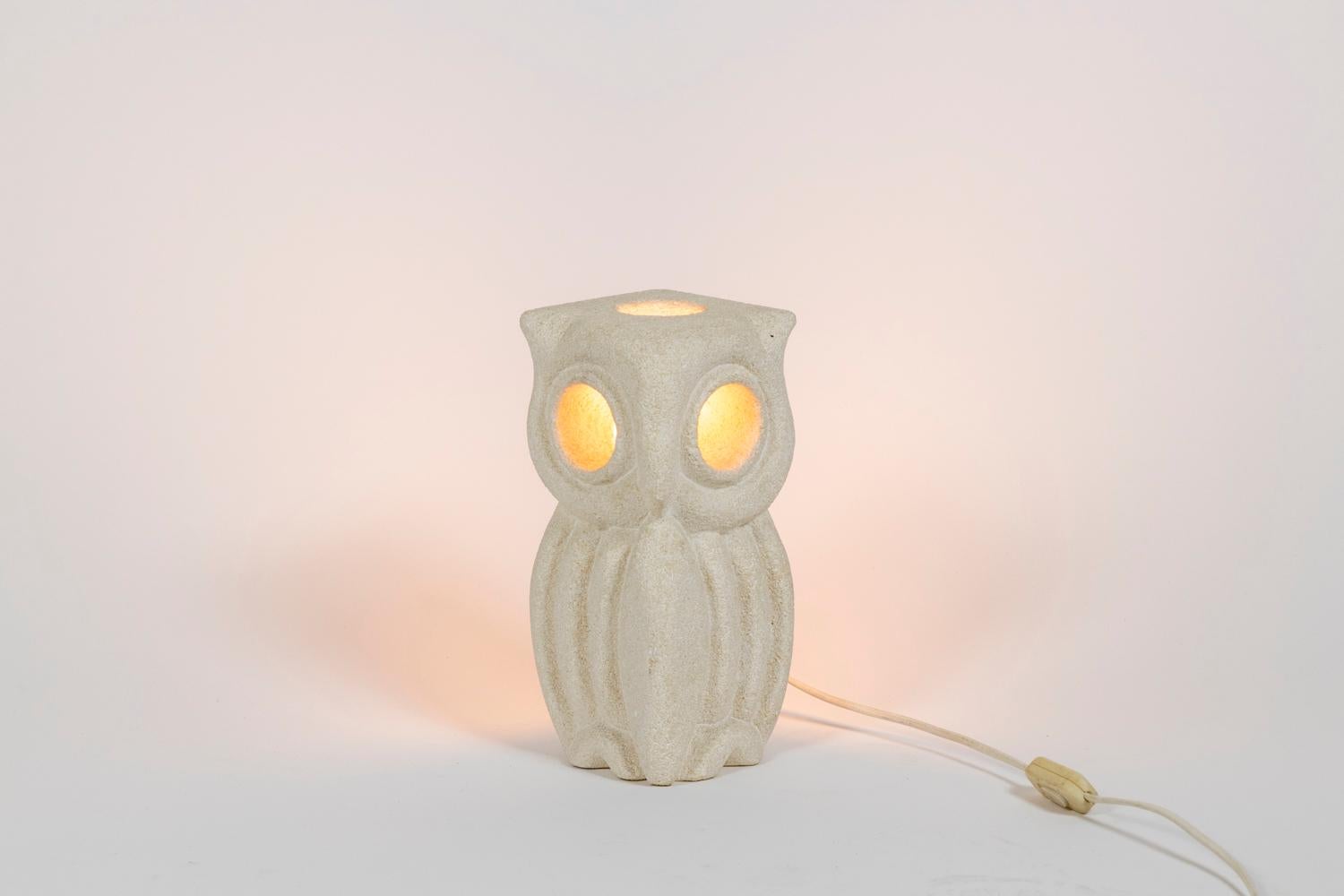 Albert Tormos, attributed to. 

Natural stone lamp, representing an owl.

French work realized in the 1960s.