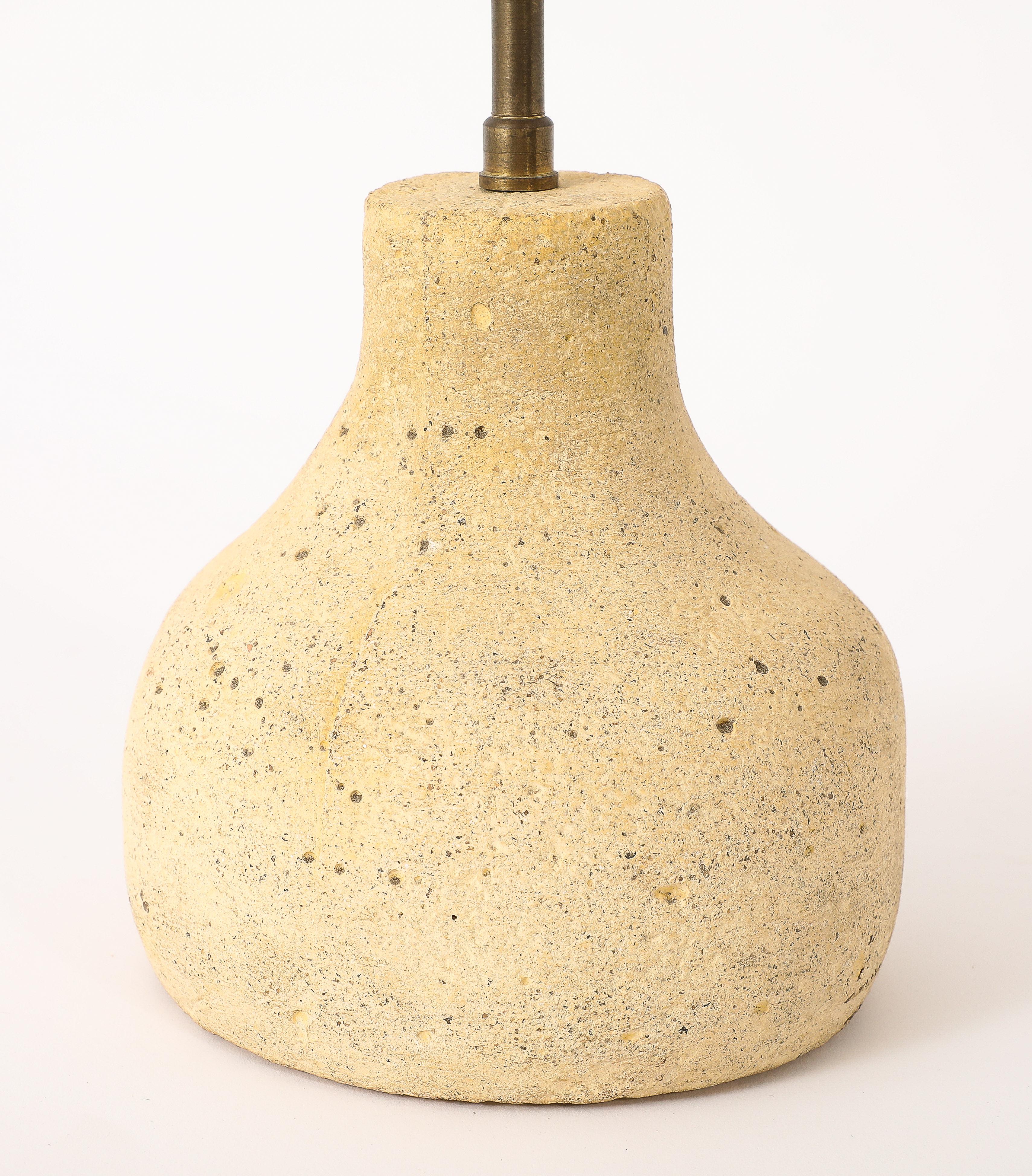 Albert Tormos Pierre du Gard Tischlampe, Frankreich 1960er Jahre (Sandstein) im Angebot