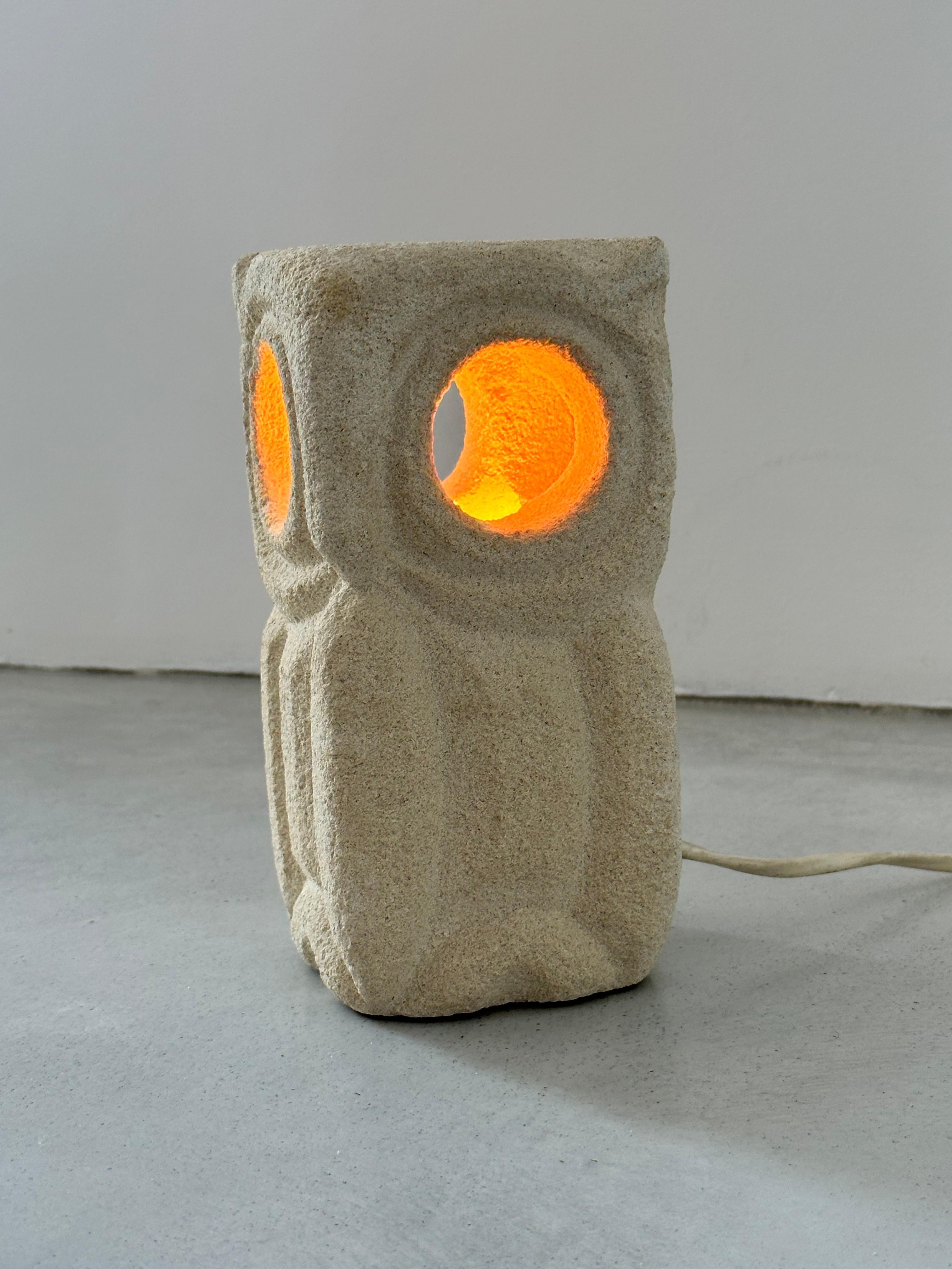 Albert TORMOS solid carved limestone owl lamp, France 1970s In Good Condition In leucate, FR