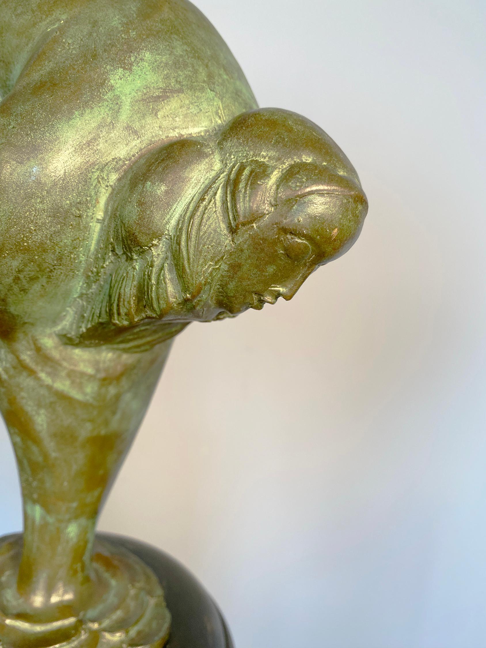 Albert Wein es uno de los principales escultores estadounidenses del periodo Decó hasta la Abstracción. September Morn es una obra poética muy singular en su obra, ya que adoptó una estética de líneas ligeramente Art Nouveau y el tema del famoso
