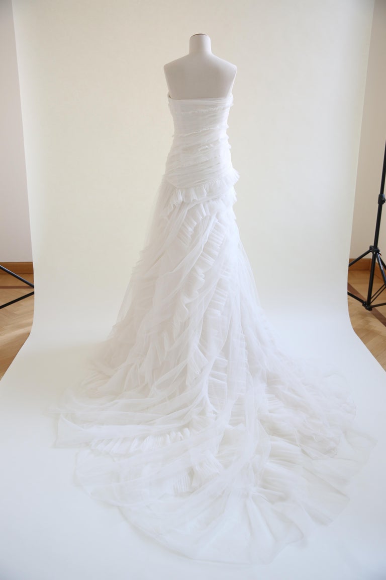 Alberta Ferretti 2011 strapless ivory white ruffled tulle wedding gown dress  XS at 1stDibs