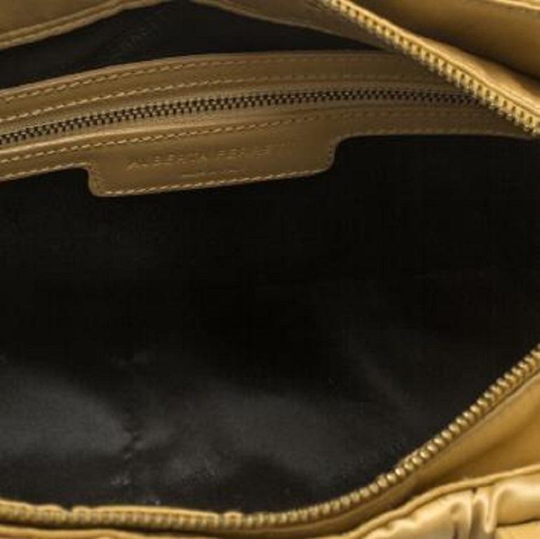 Fourre-tout en filet et satin beige d'Alberta Ferretti en vente 2