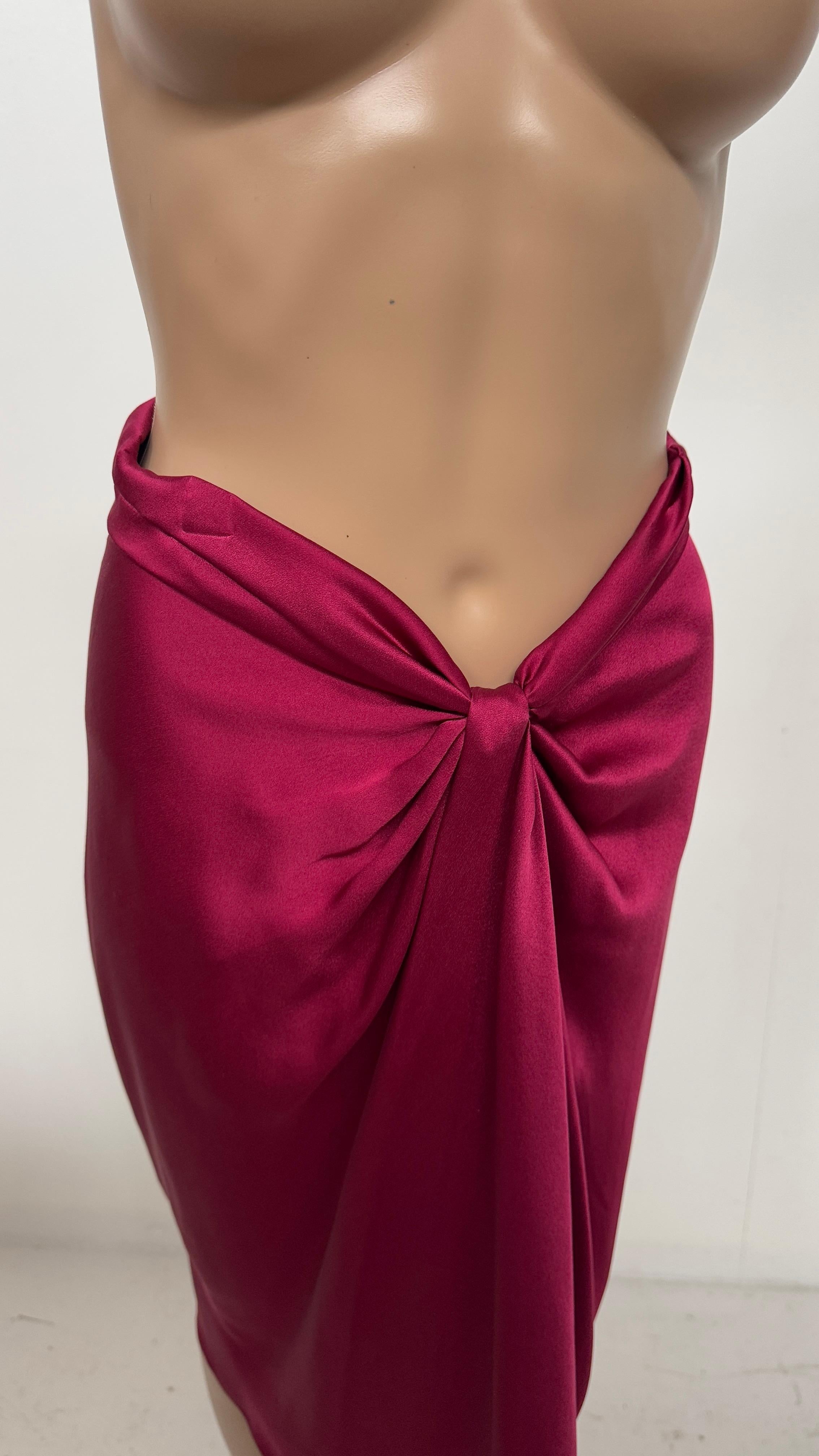 Alberta Ferretti Draped Silk Skirt in Deep Fuchsia - We pay for import duty! In condizioni buone in vendita a Milano, IT