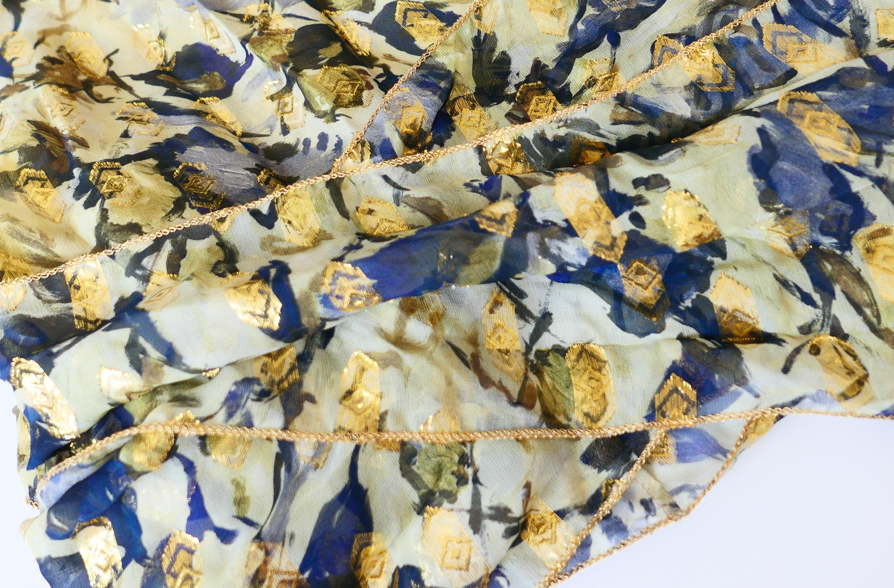 Wunderschönes Alberta Ferretti Crop-Top mit Foliendruck aus der Resort 2016 Kollektion - wie bei Beyonce gesehen. Gekauft für $850 und ungetragen. Es ist aus Seidenchiffon mit Goldfolien-Jacquard und gedämpftem Druck gefertigt und mit blassgoldenem