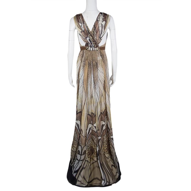 Beautifully designed in the most luxurious crepe silk and in different hues of brown and beige, this Alberta Ferretti maxi dress is perfect or both day and night special occasions. Featuring a V neckline with pleated bodice, it goes back into a