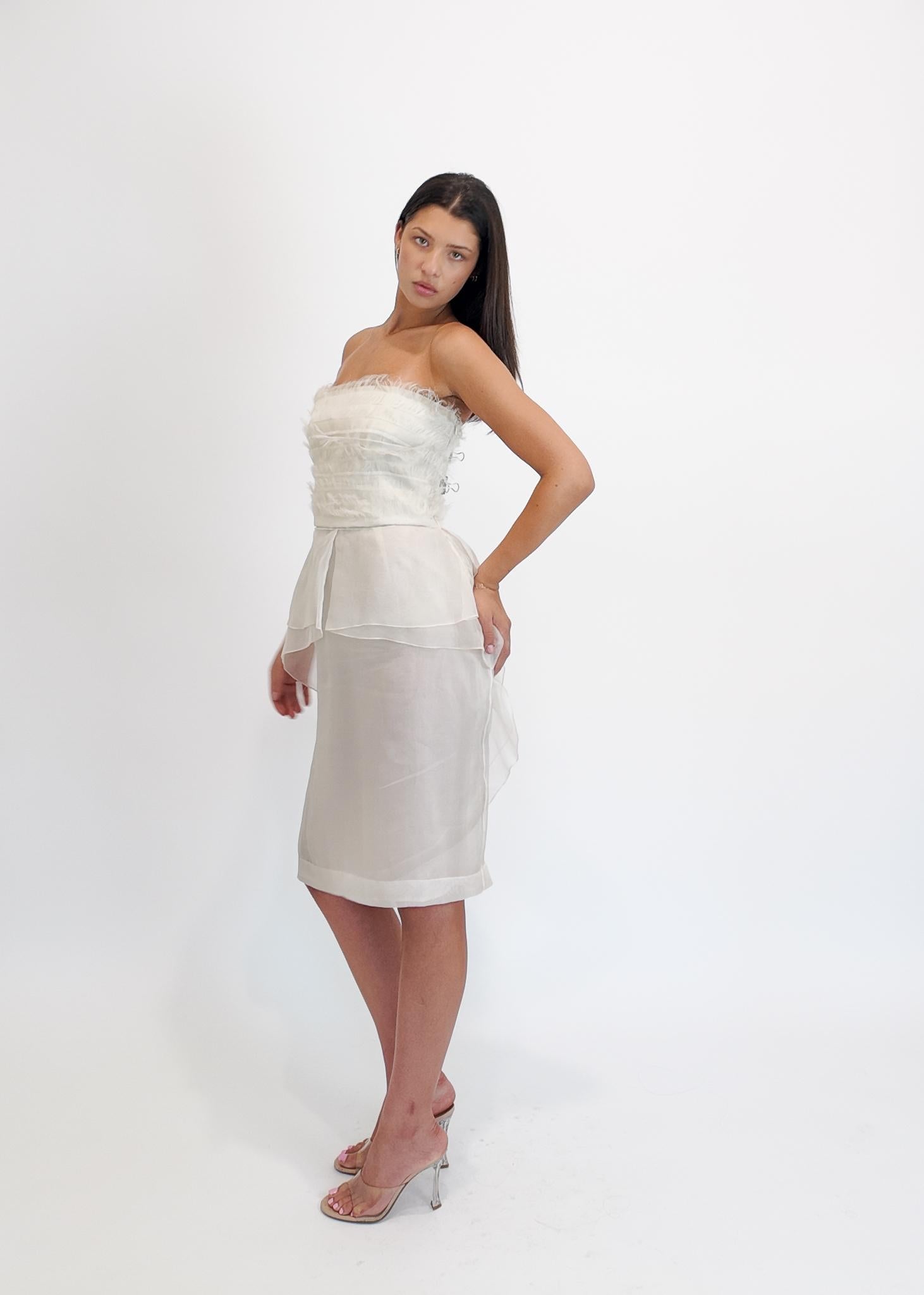 Alberta Ferretti S/S 2013 Weißes Cocktail-Schößchenkleid aus Seide Damen im Angebot