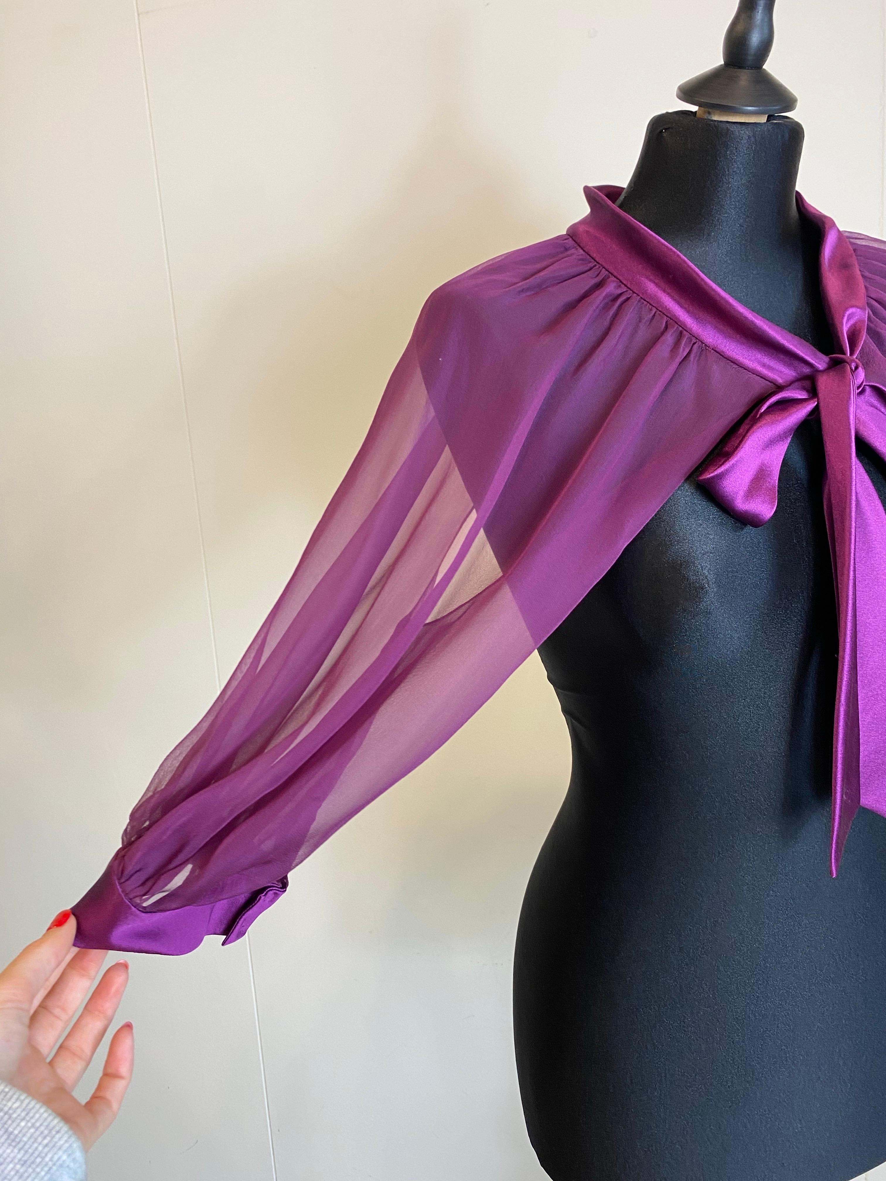 Top in seta viola Alberta Ferretti In condizioni ottime in vendita a Carnate, IT