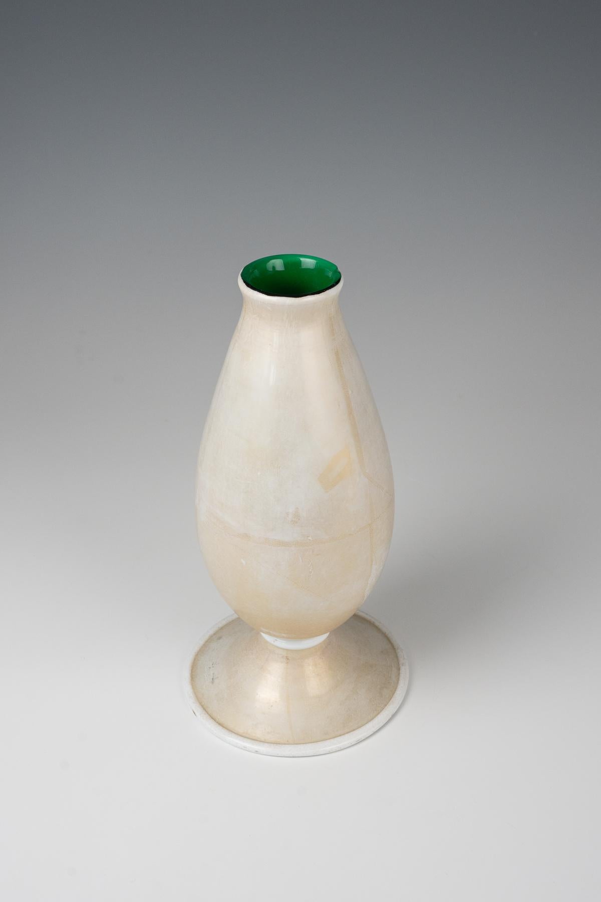 Fatto a mano Alberto Barbini, vaso bianco con interno verde, 1940 per V.A.M.S.A. in vendita