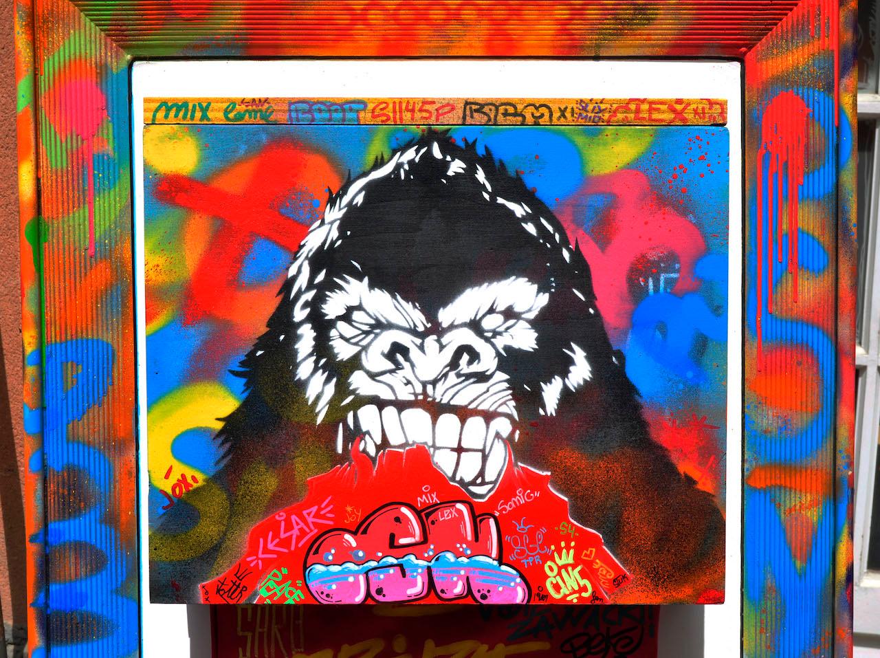 Artist: Alberto Blanchart
Gorilla
Technique: Graffiti 
Material: Acrylic paint on canvas mounted on a wooden support 
Size: 100 cm x 70 cm x 4 cm 
signature and artist's certificate

Selling price: 400 euros