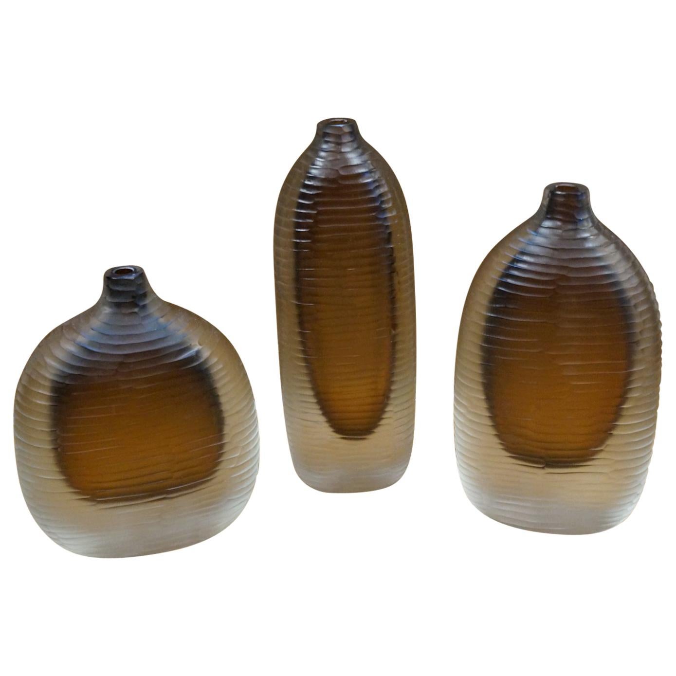 Alberto Donà Moderno de mediados de siglo Ámbar transparente Tres jarrones de cristal de Murano Molato 1992 en venta