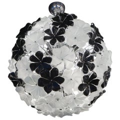 Alberto Donà Moderner schwarz-weißer Blumen-Muranoglas-Kronleuchter aus der Jahrhundertmitte, 1994