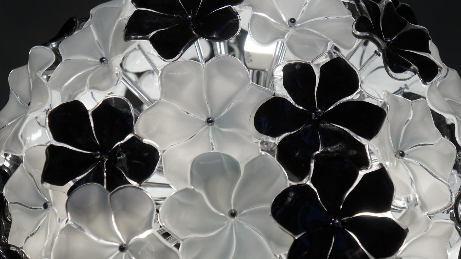 Alberto Donà Mid-Century Modern Black White Flower Murano Glass Chandelier, 1994 For Sale 13