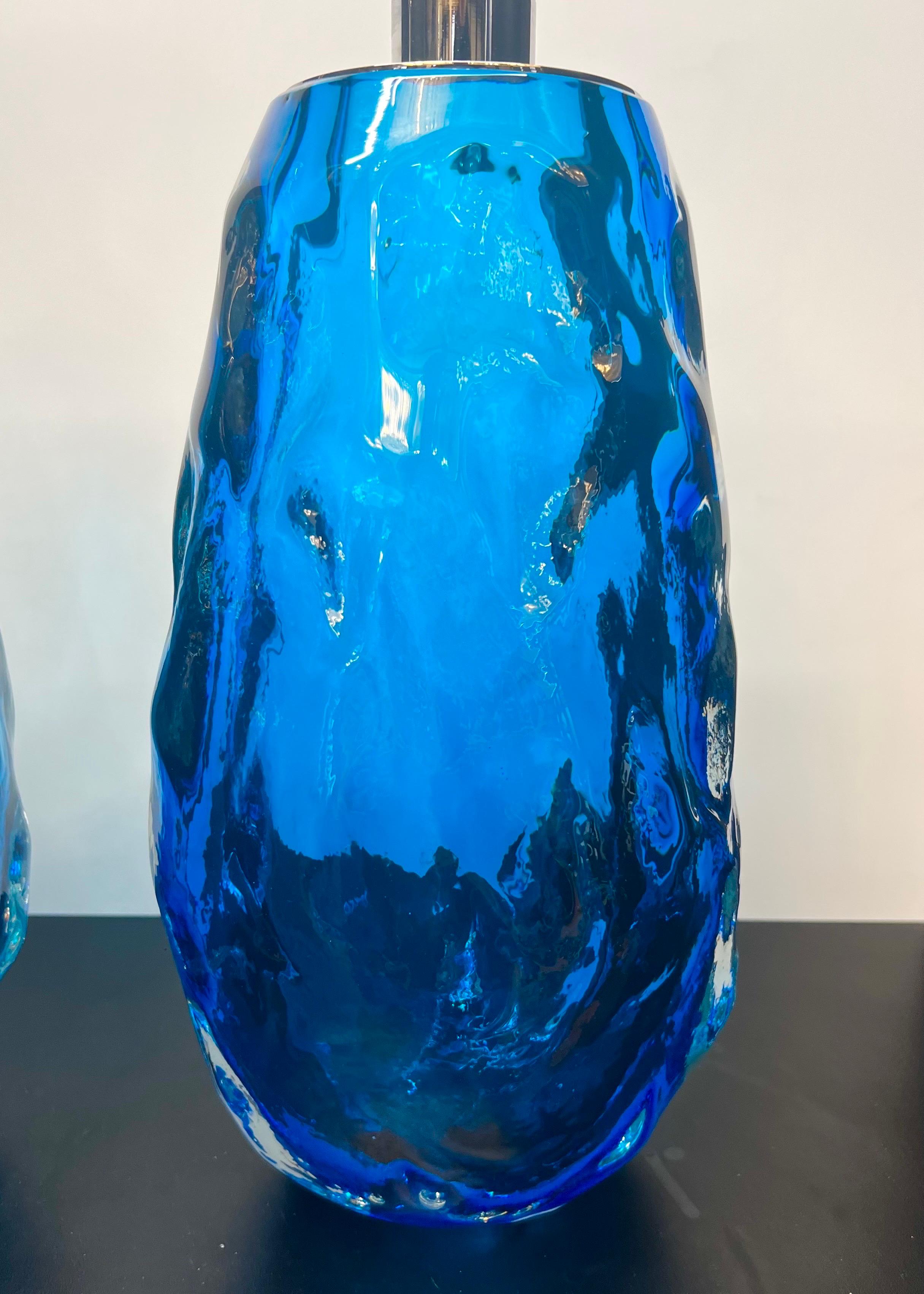 Alberto Donà Lámparas de sobremesa modernas de mediados de siglo de cristal de Murano azul claro dos 2024 Vidrio artístico en venta