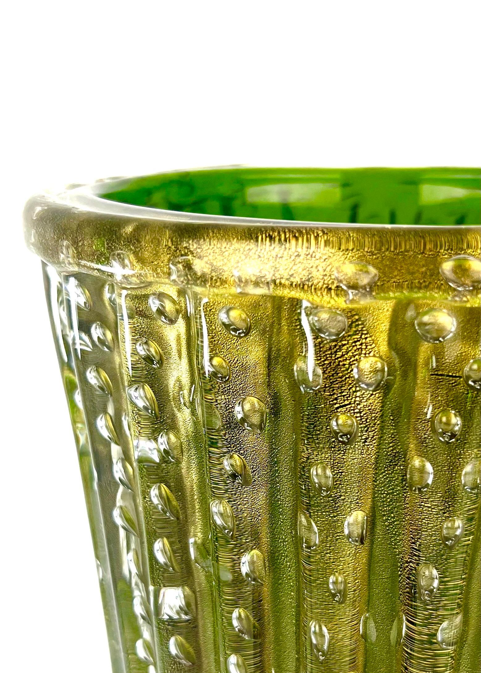 XXI secolo e contemporaneo Alberto Donà Mid-Century Modern Vaso In Vetro Di Murano Verde E Foglia Oro 24kt in vendita