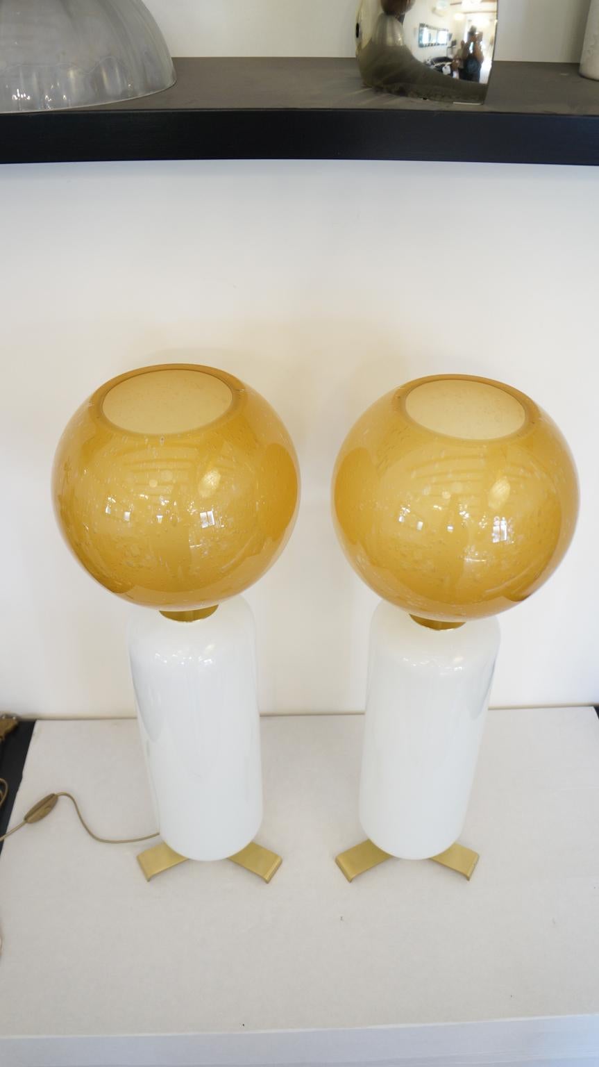 Hand-Crafted Alberto Donà Mid-Century Modern White Amber Two Murano Glass Table Lamps For Sale