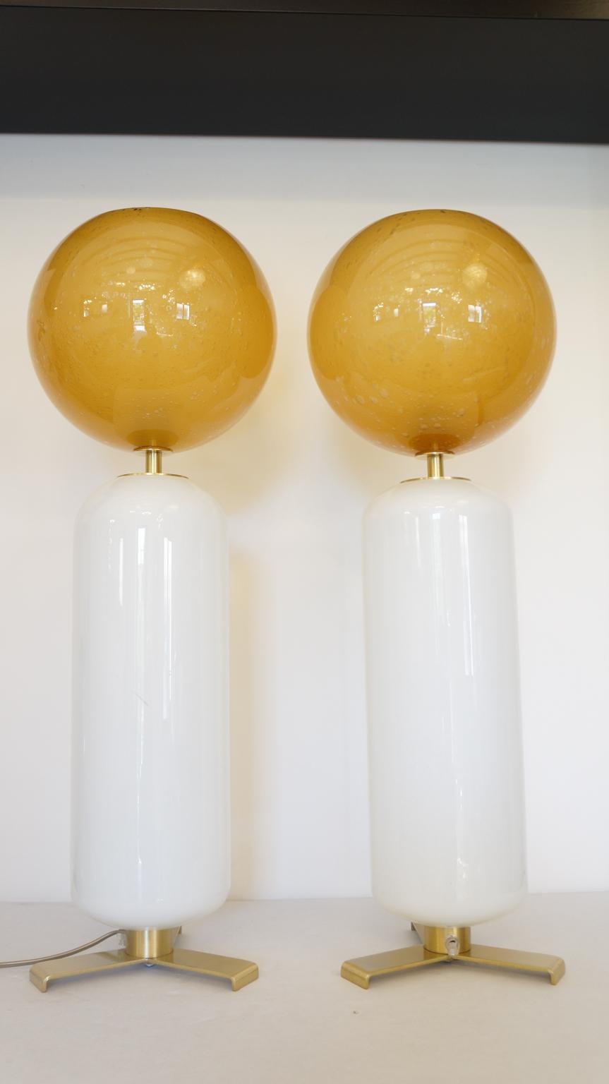 Alberto Donà Mid-Century Modern Weiß Bernstein Zwei Tischlampen aus Muranoglas im Angebot 2