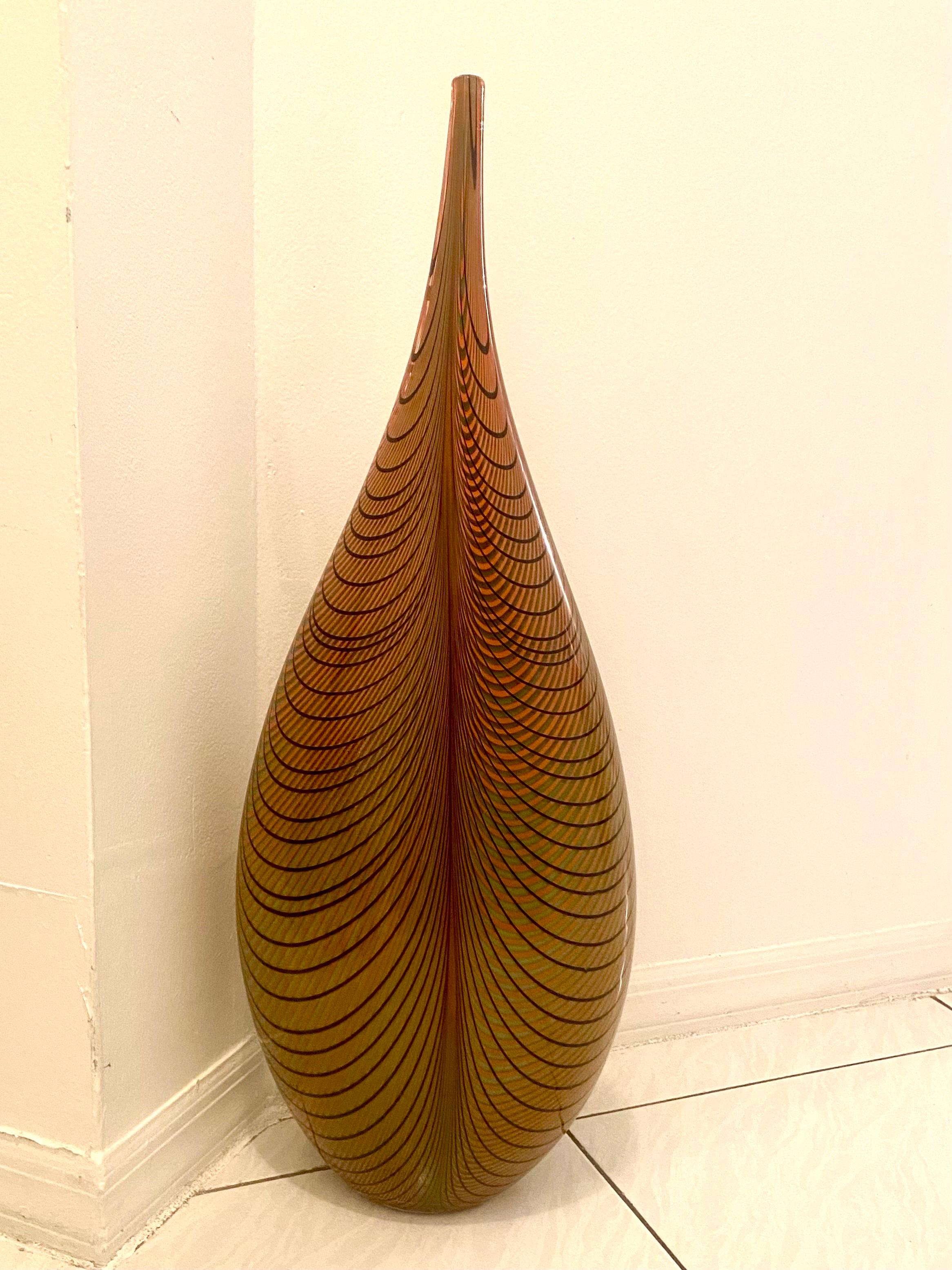 Moderne Alberto Dona Vase en verre de Murano à grandes plumes, signé en vente