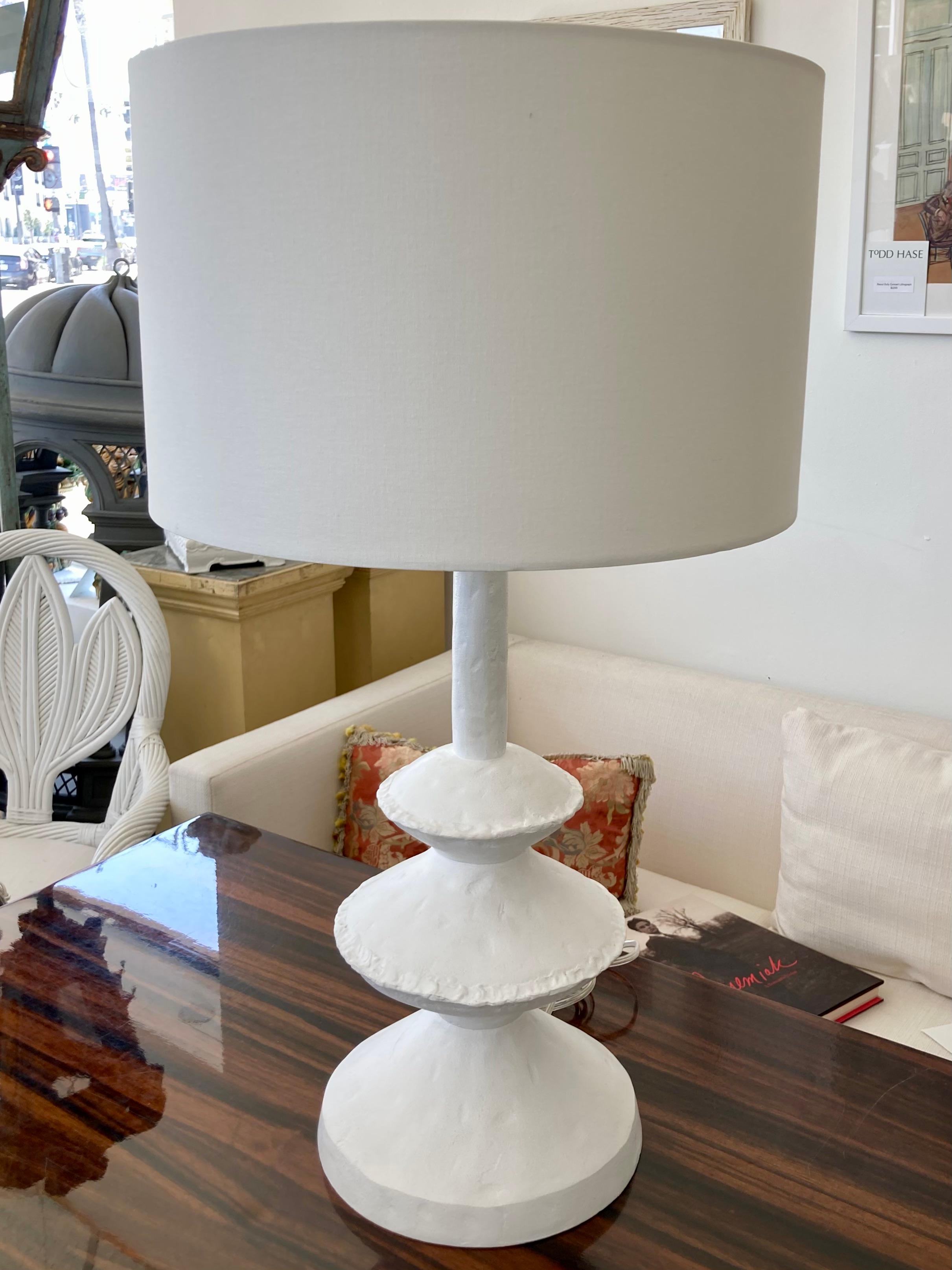 Alberto Giacometti Plaster Table Lamp In Good Condition For Sale In Los Angeles, CA