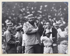 Alberto Korda « Fidel Castro jouant de baseball »  Cuba 1970