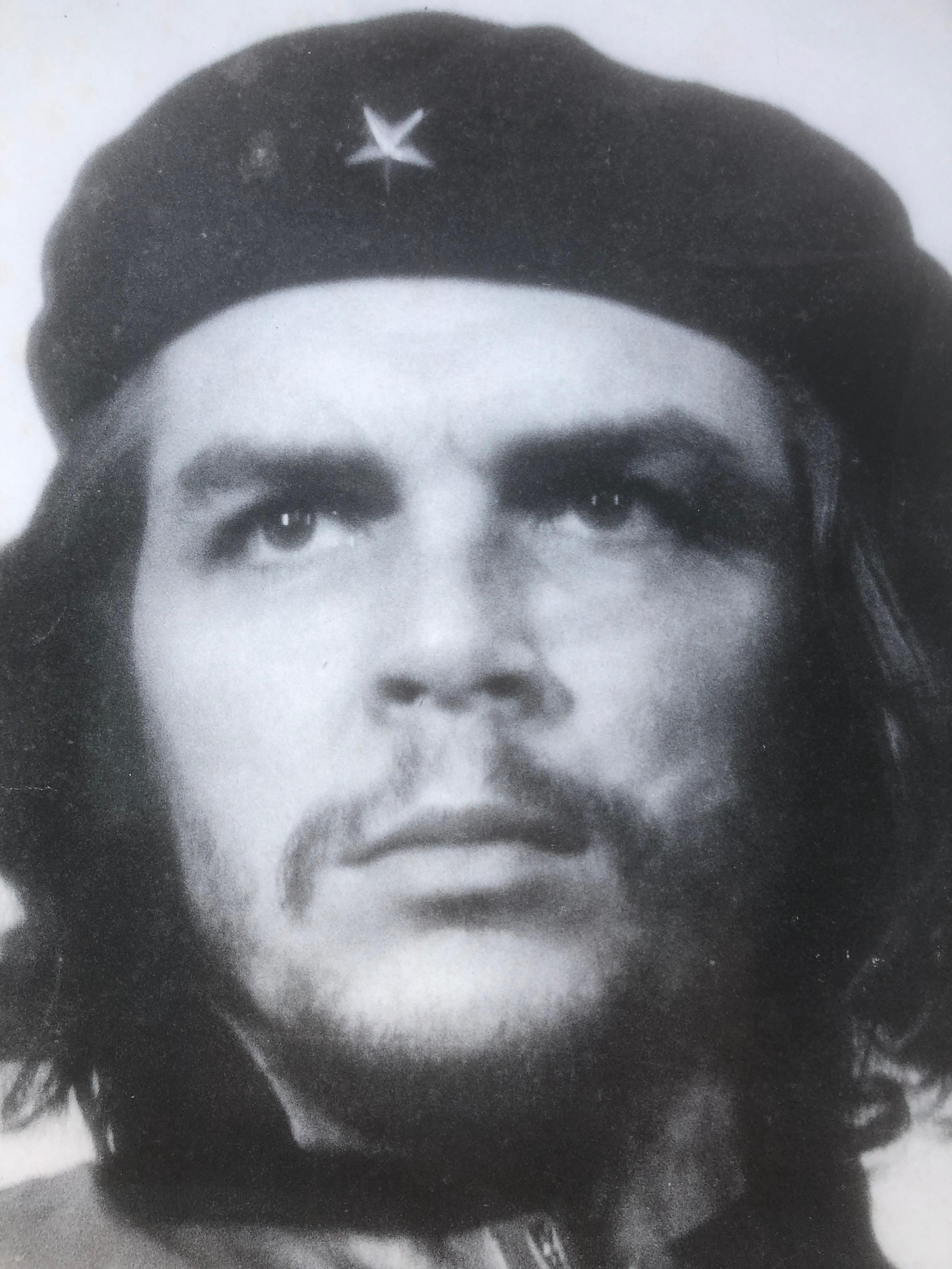 Guerillero Heroico Che Guevara hand signed photograph certified - Modern Photograph by Alberto Korda