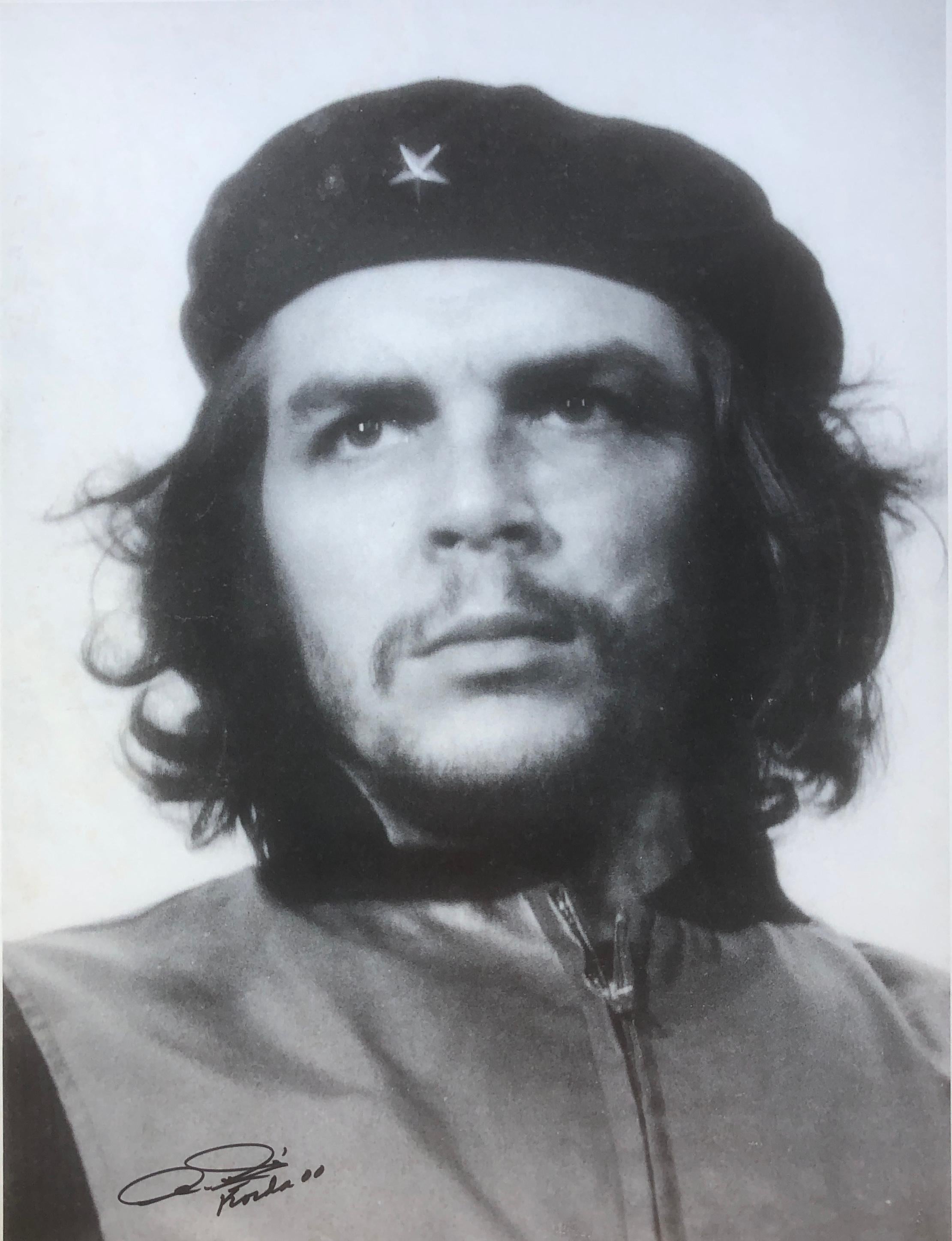 Alberto Korda Portrait Photograph - Guerillero Heroico Che Guevara hand signed photograph certified
