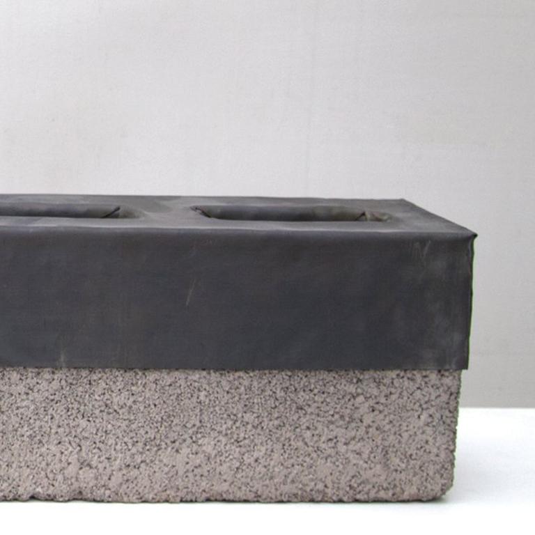 Blocchi di cenere e piombo. 
Pezzo composto da 3 blocchi 
Esposto alla Fiera Internazionale d'Arte, Zona Maco 2019 a Città del Messico.
Esposto al Mana Contemporary di Jersey City, New Jersey, nel 2018. 
