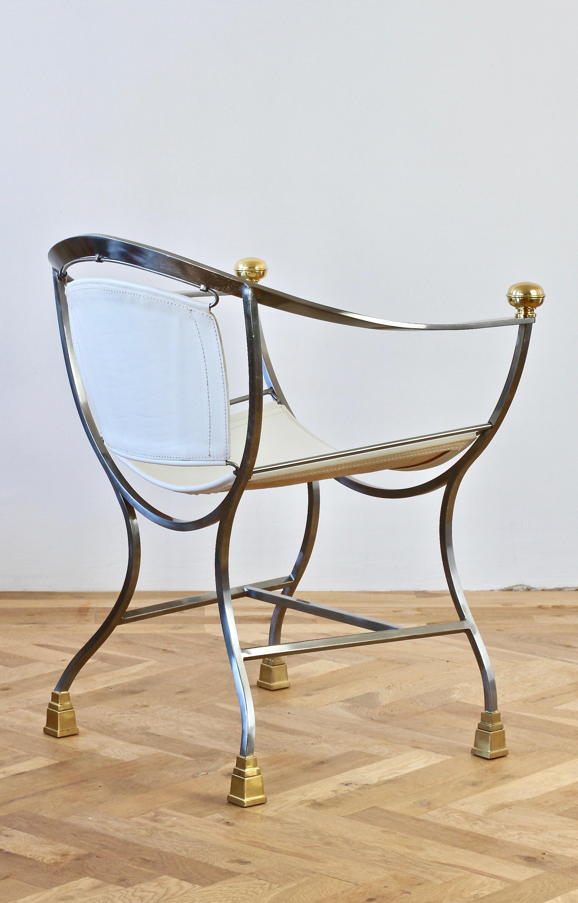 Teint Ensemble italien de quatre fauteuils en cuir en acier et laiton « Pompeii » d'Alberto Orlandi en vente