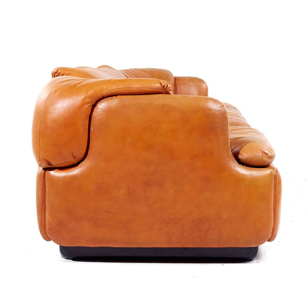 Alberto Roselli for Sapporiti Confidential Mid Century Italian Leather Sofa In Good Condition For Sale In Countryside, IL