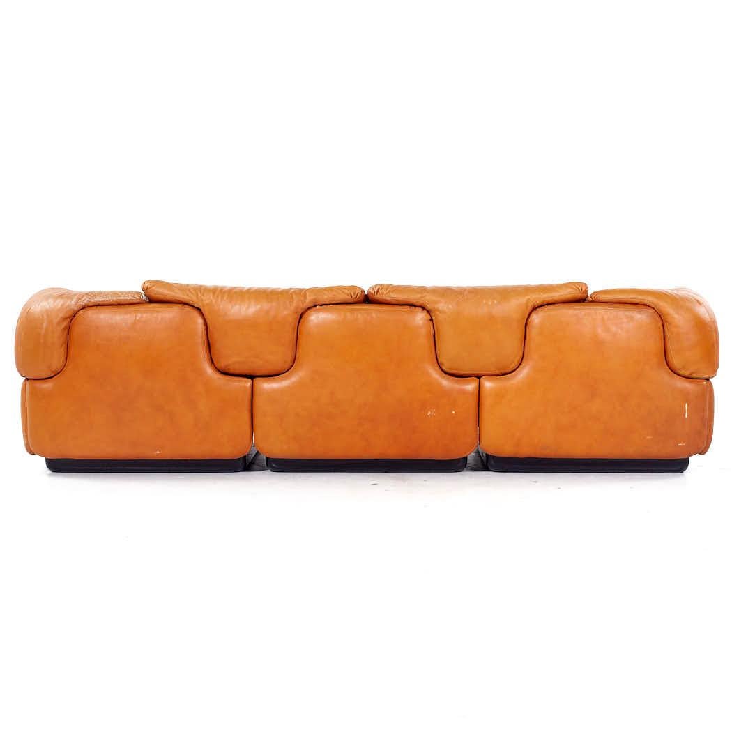 Late 20th Century Alberto Roselli for Sapporiti Confidential Mid Century Italian Leather Sofa For Sale