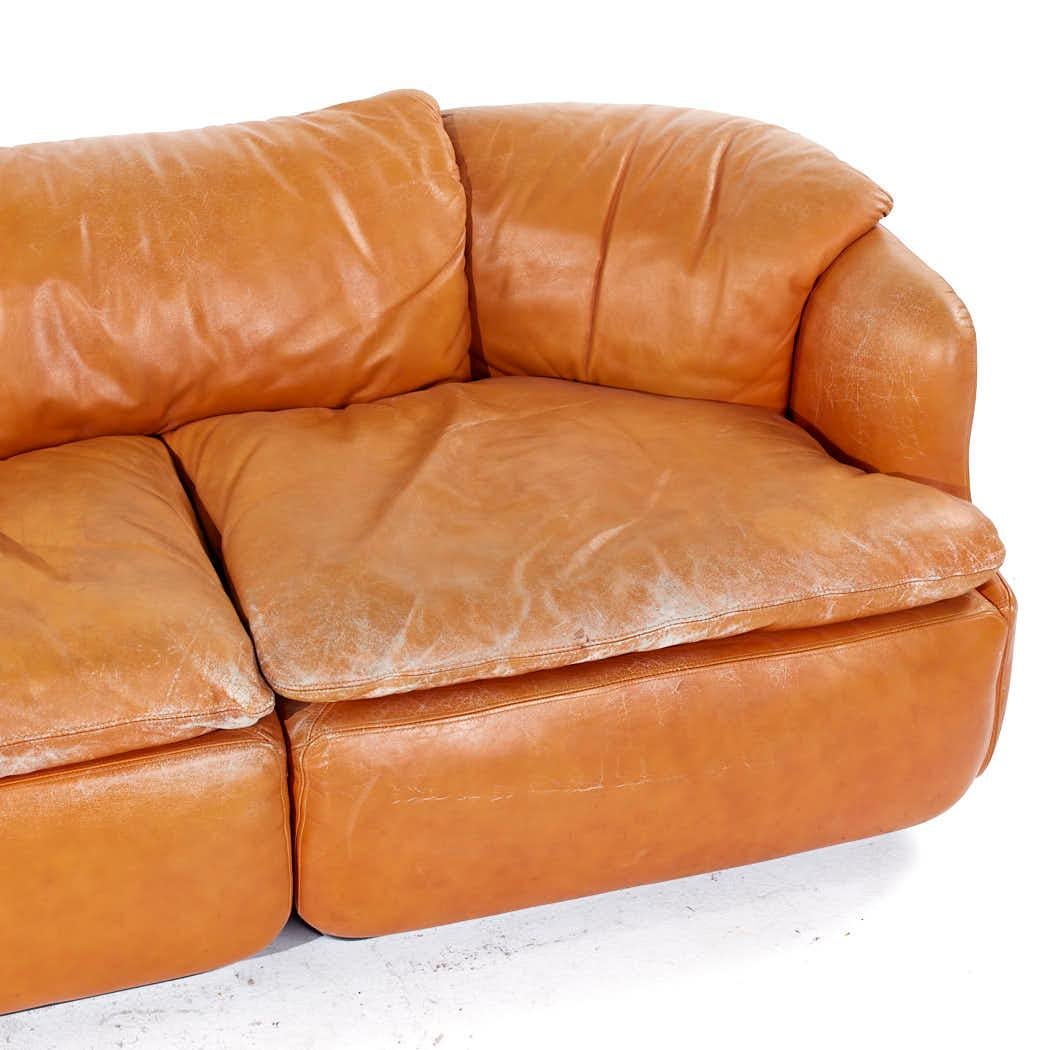 Alberto Roselli for Sapporiti Confidential Mid Century Italian Leather Sofa For Sale 4