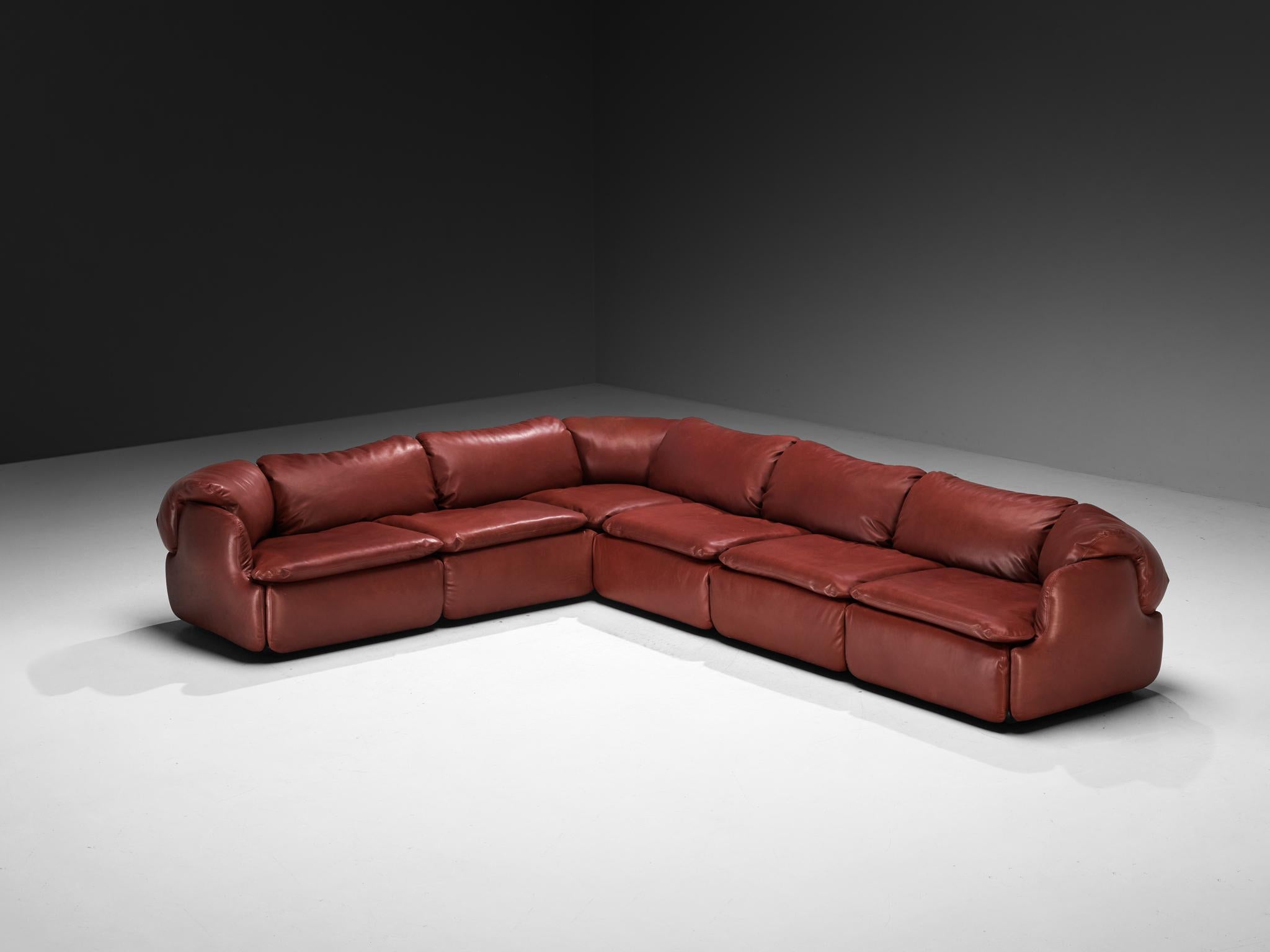 italien Alberto Rosselli pour Saporiti Confidential Corner Sofa rouge bourgogne en vente