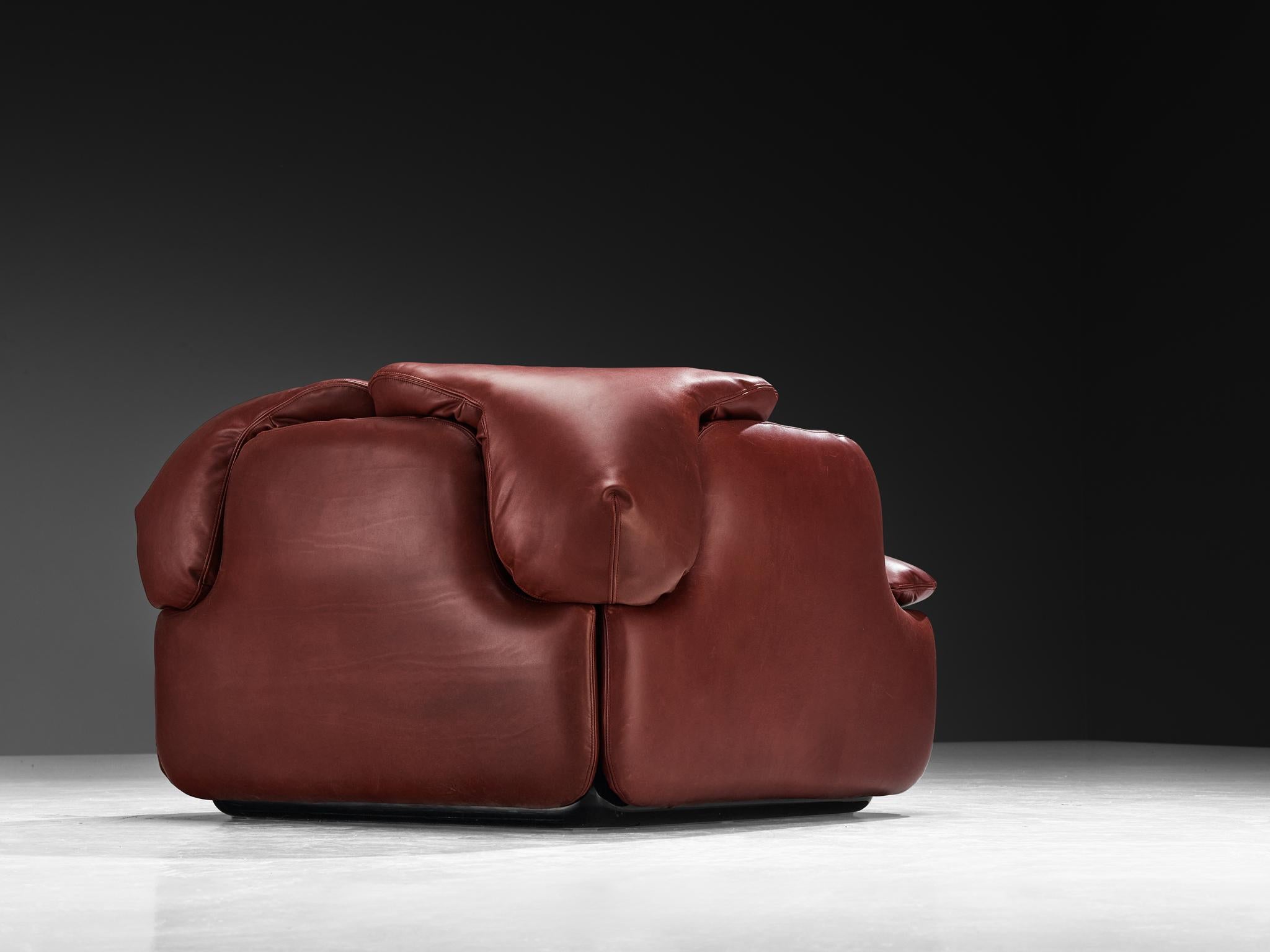 Italiano Alberto Rosselli per Saporiti 'Confidential' Lounge Chair in pelle in vendita