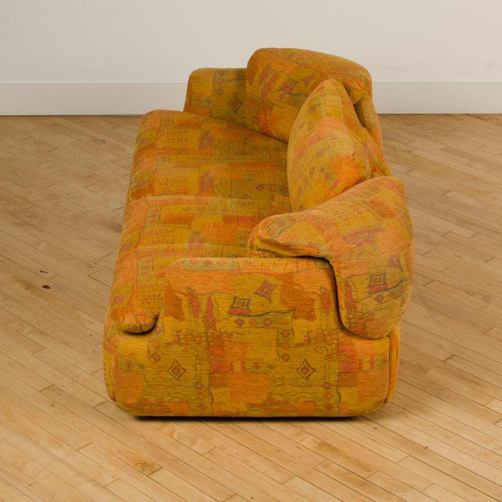 Alberto Rosselli for Saporiti, “Confidential” Two-Seat Sofa, 1970s In Good Condition In Philadelphia, PA