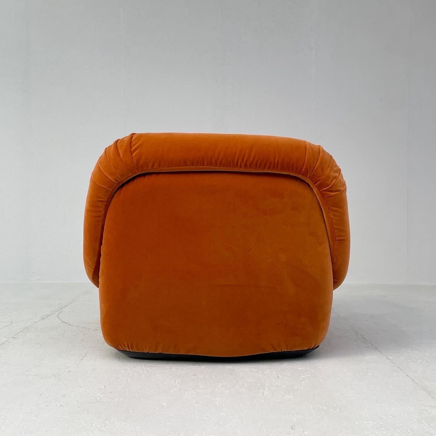 Late 20th Century Alberto Rosselli for Saporiti, 'Maxijumbo' lounge chairs, italy, 1970s