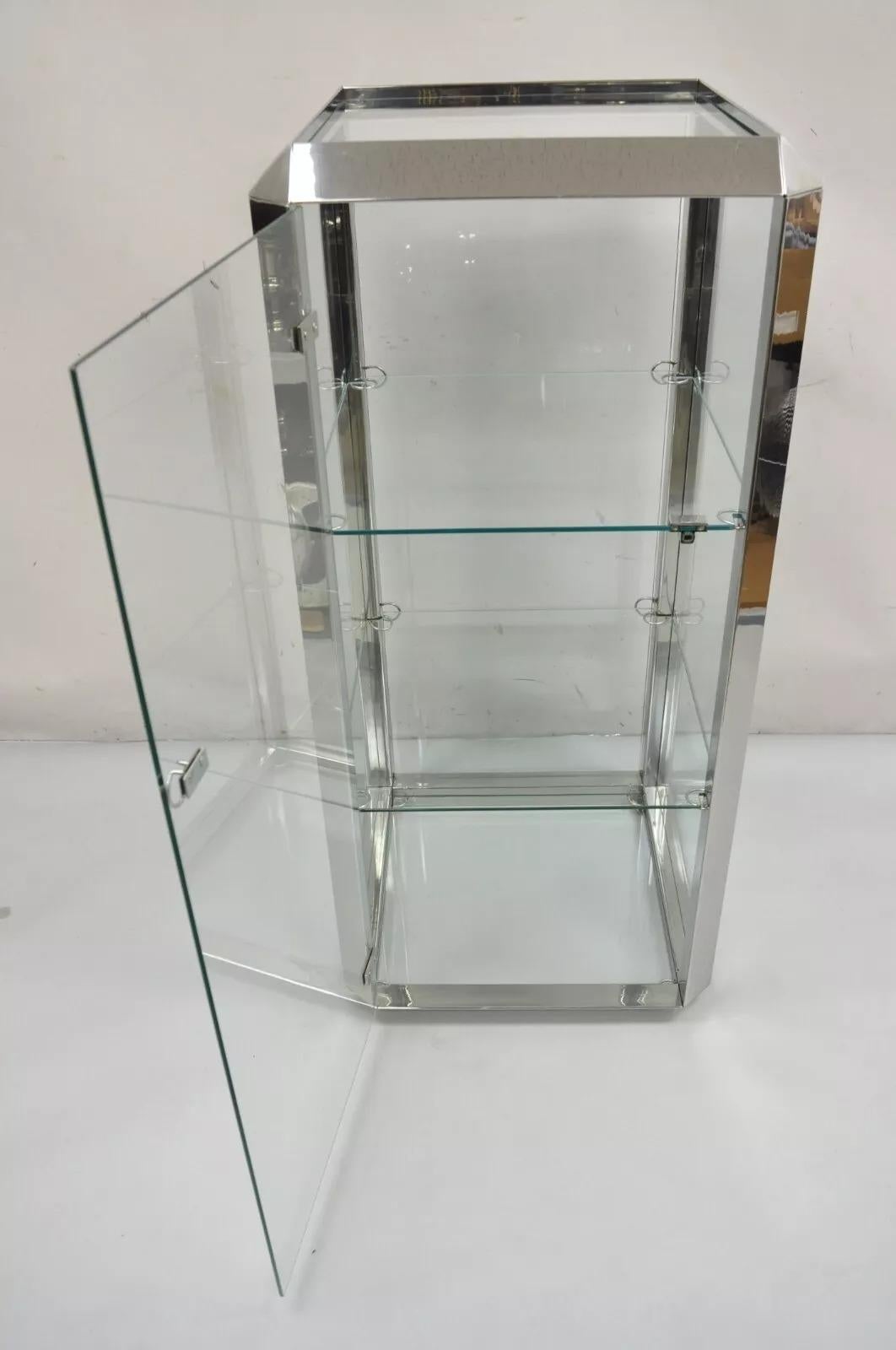 Vitrina moderna italiana de cromo y cristal Alberto Rosselli para Saporiti P800 en Bueno estado para la venta en Philadelphia, PA